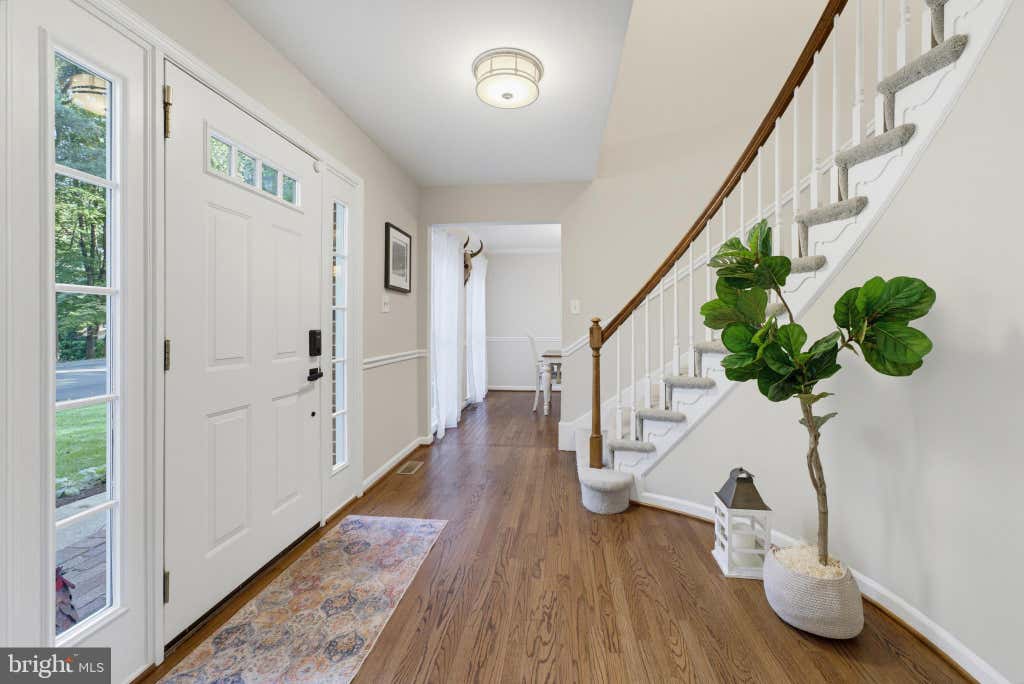 Photo of 5194 Dungannon Road, FAIRFAX, VA 22030 (MLS # VAFX2332434)