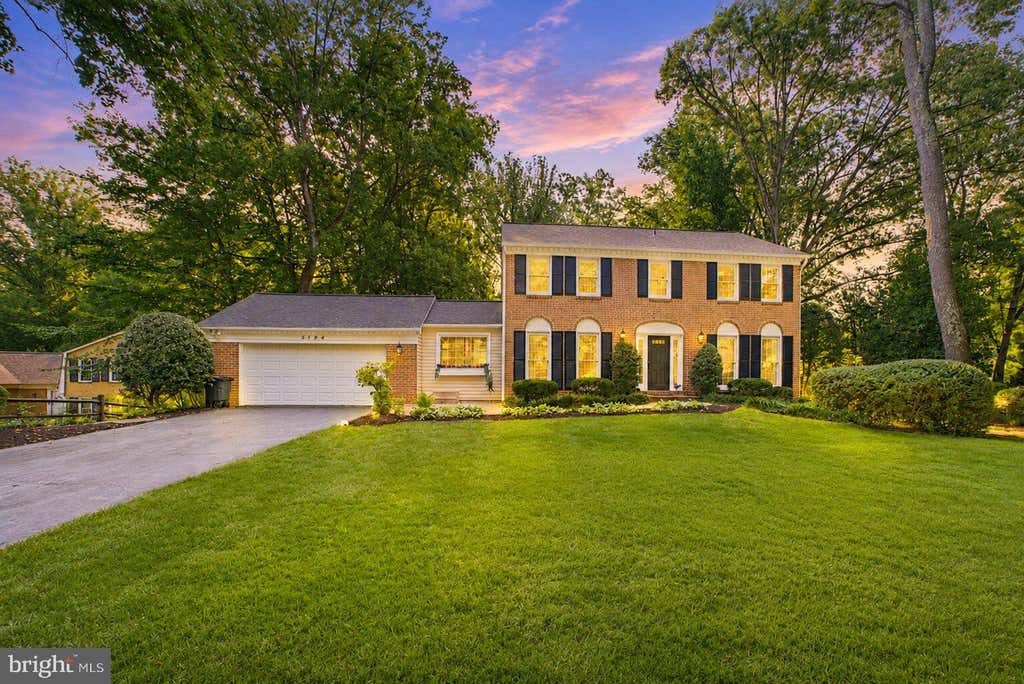 Photo of 5194 Dungannon Road, FAIRFAX, VA 22030 (MLS # VAFX2332434)