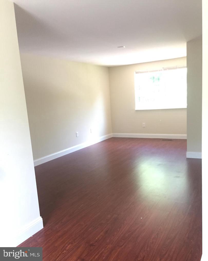 MILL CREEK SOUTH - Residential Lease