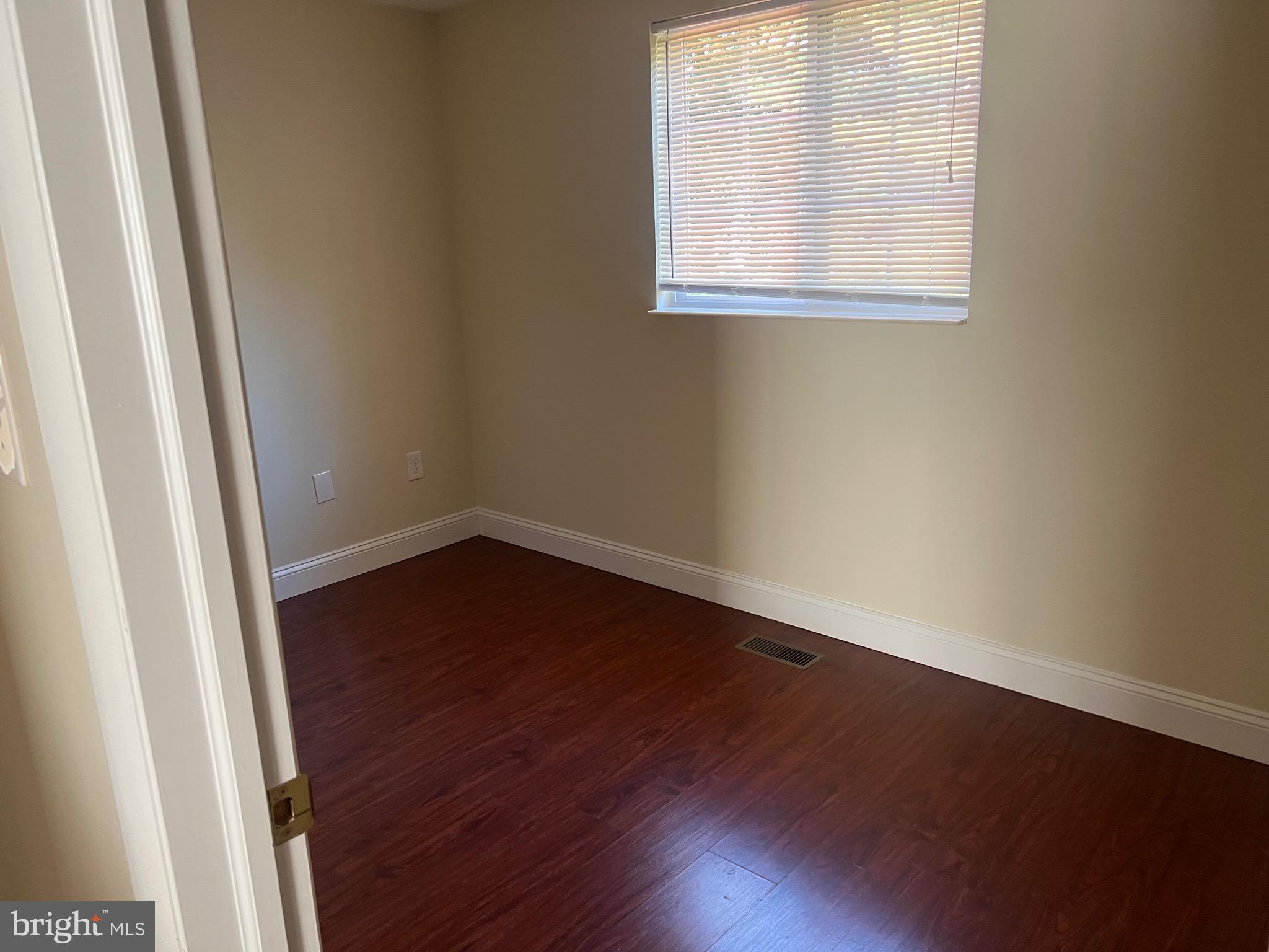 MILL CREEK SOUTH - Residential Lease