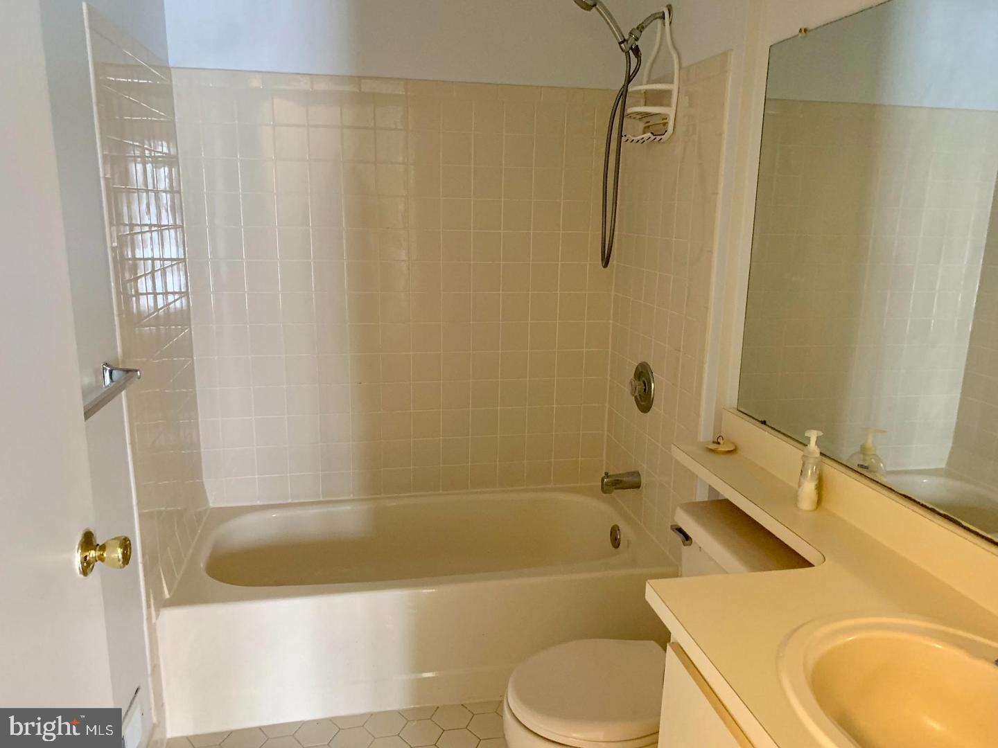 SOCIETY HILL - Residential Lease