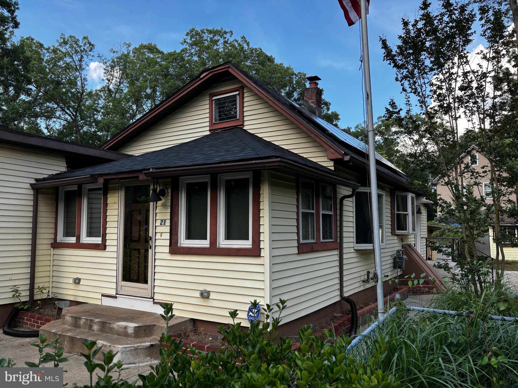 21 POINT BREEZE AVENUE A