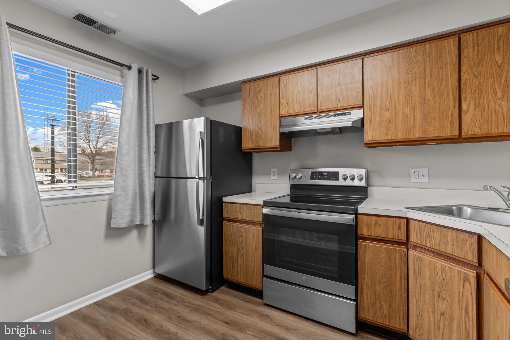 SAW MILL VALLEY - Residential Lease