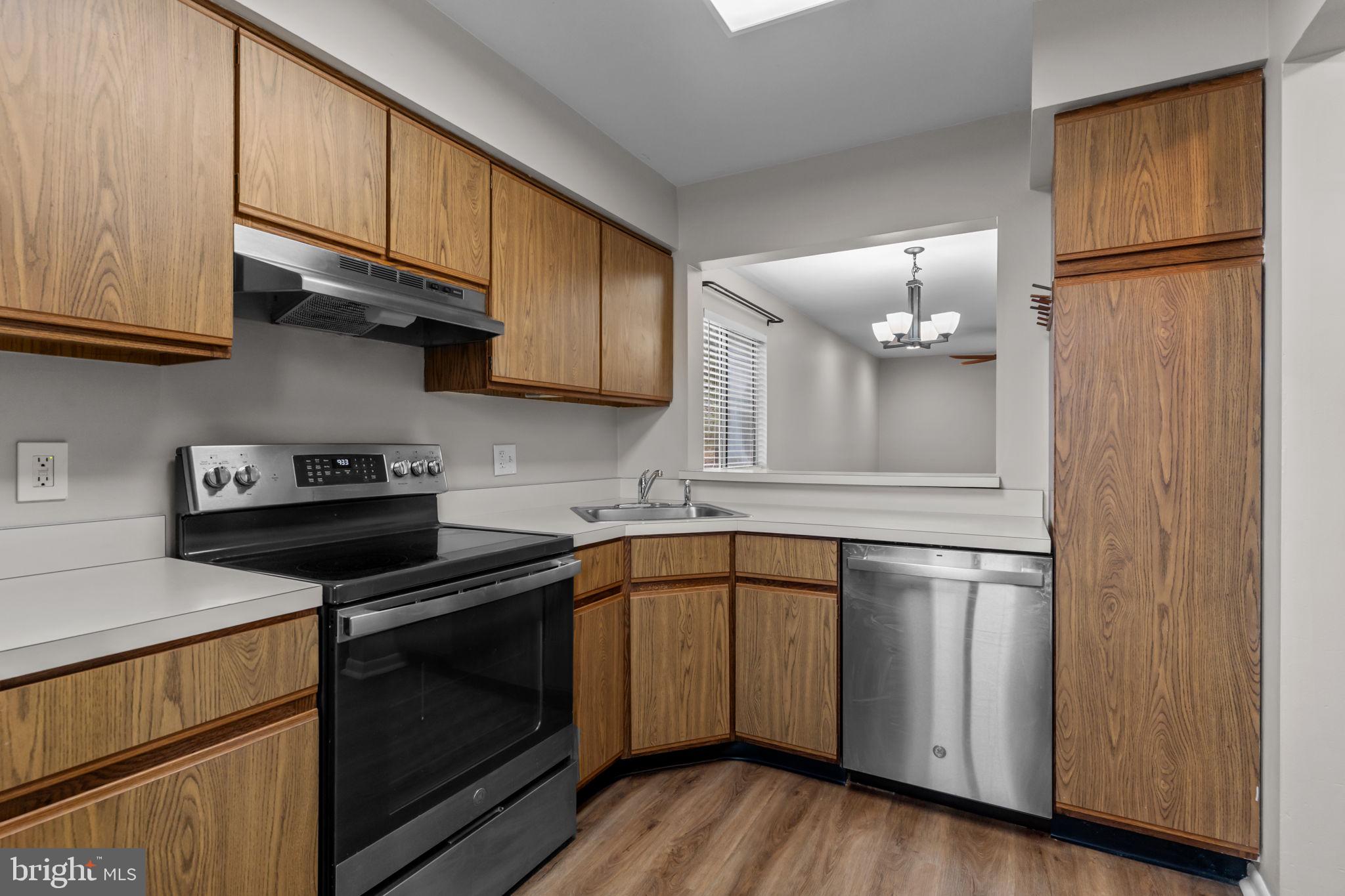 SAW MILL VALLEY - Residential Lease