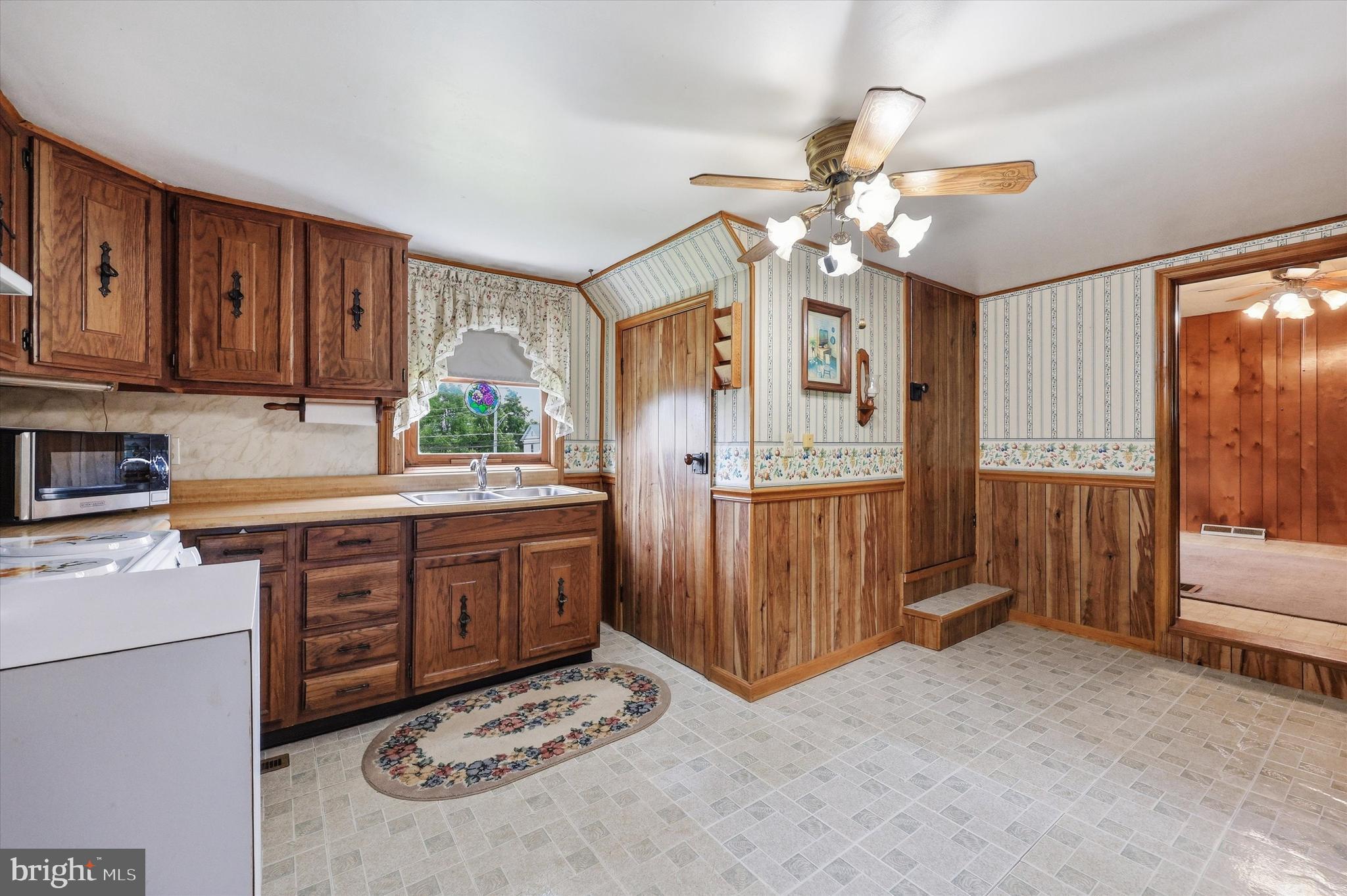 9914 KELLY ROAD