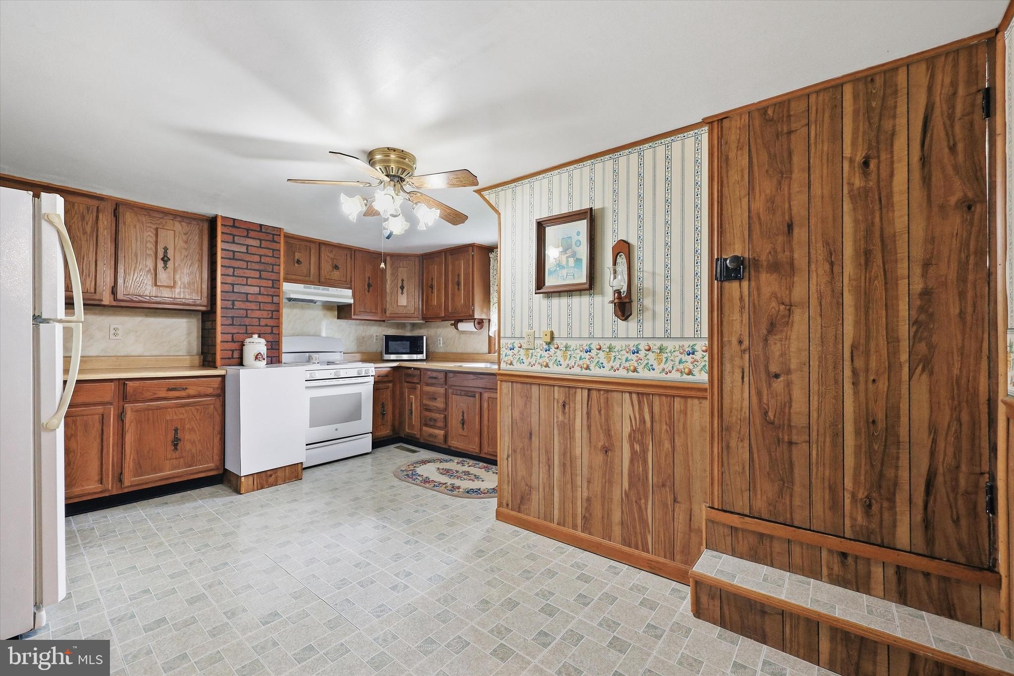 9914 KELLY ROAD