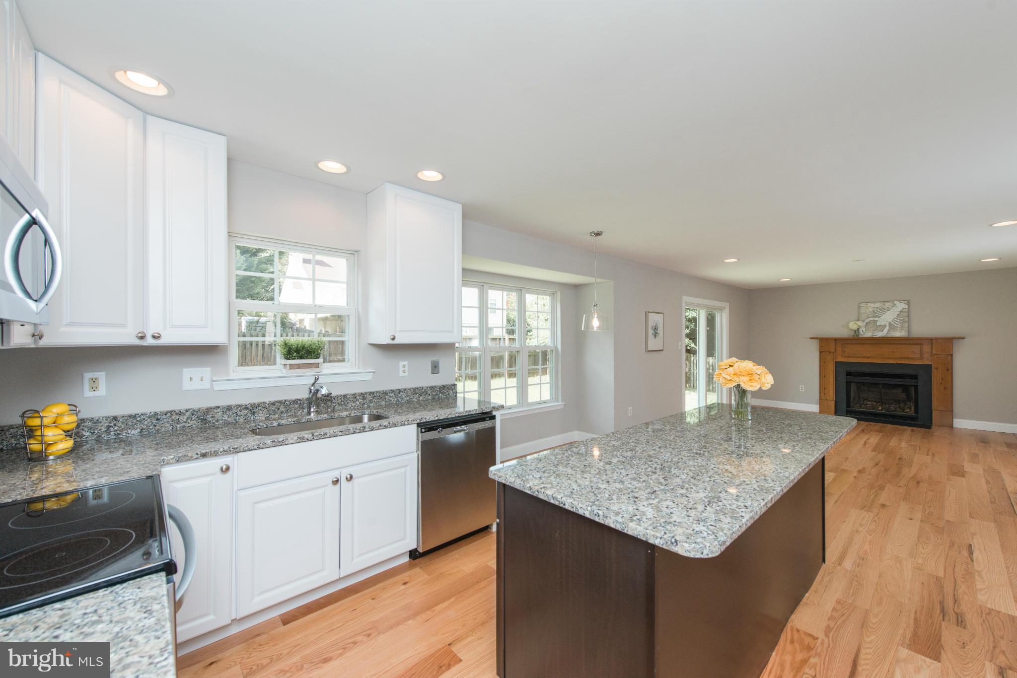 COURTS OF FOUR SEASONS - Residential