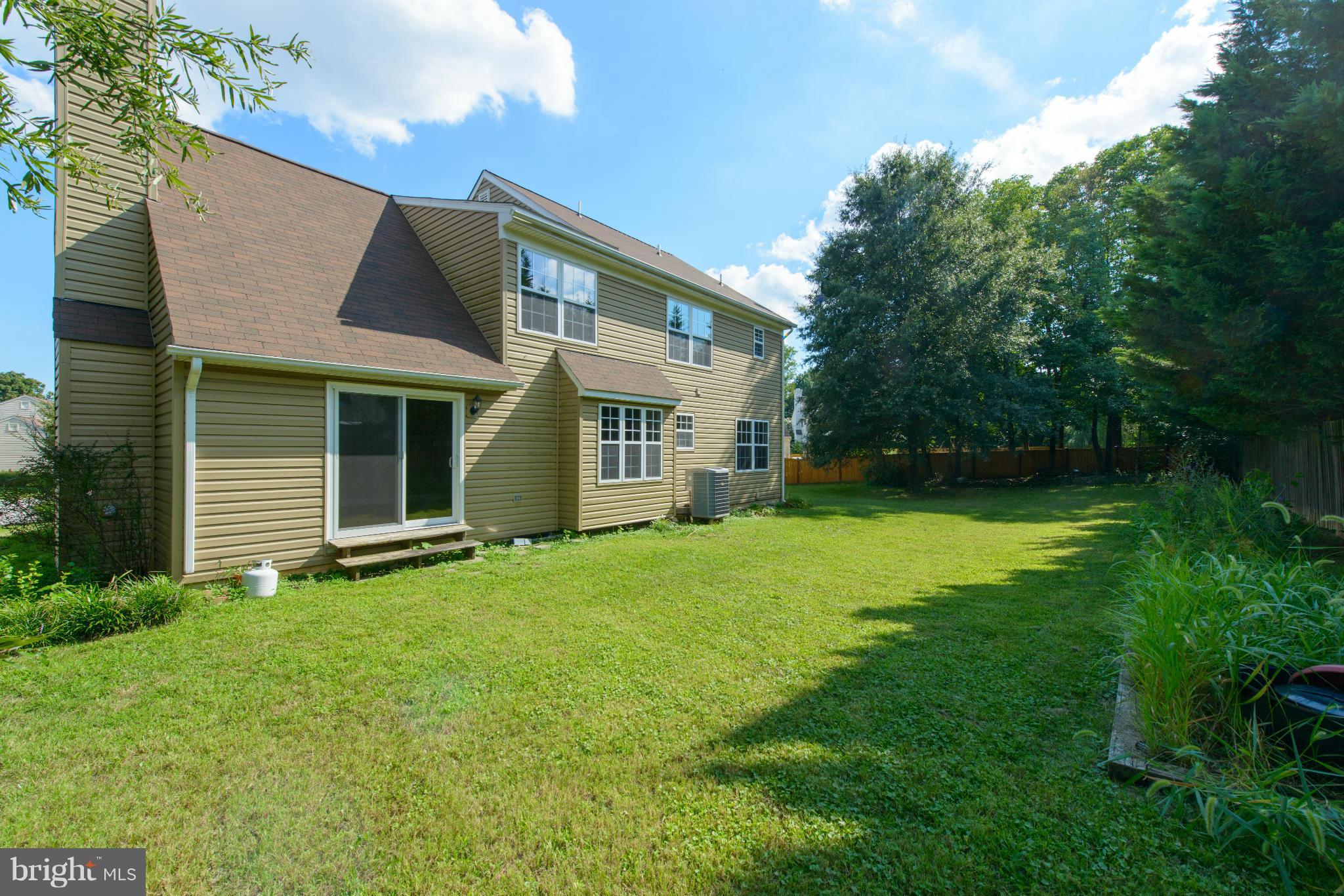 COURTS OF FOUR SEASONS - Residential