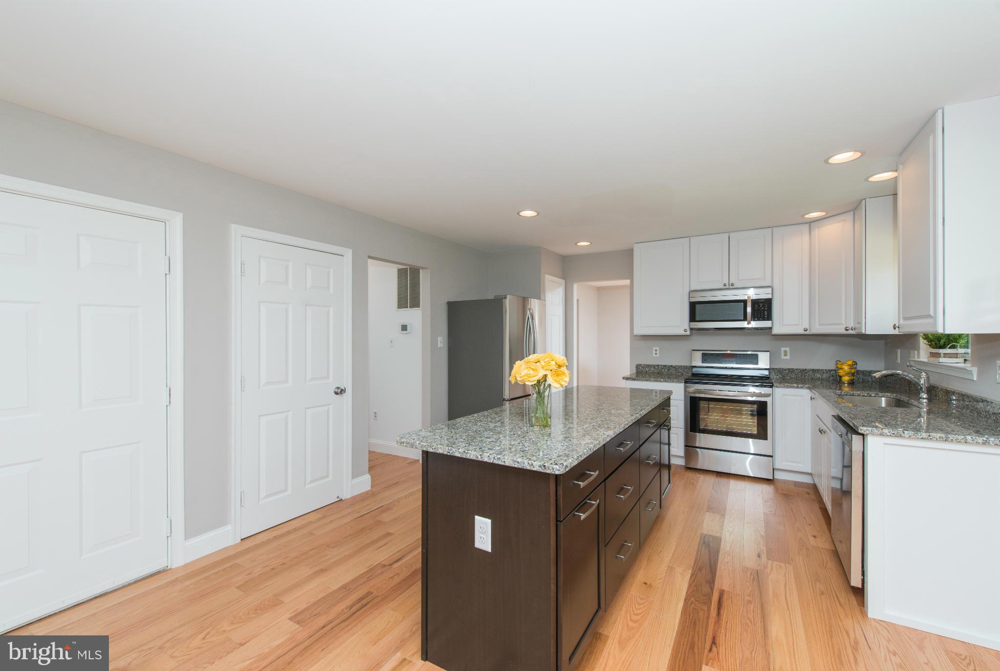 COURTS OF FOUR SEASONS - Residential