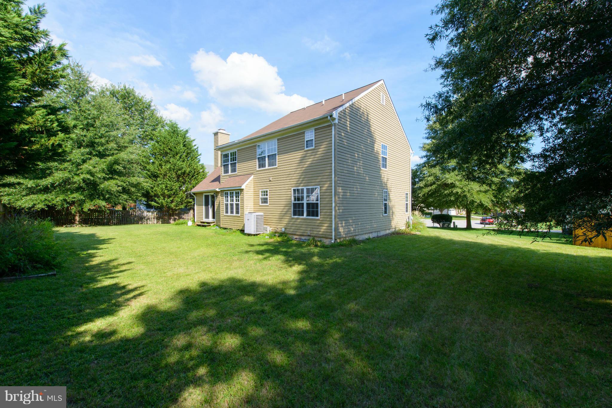 COURTS OF FOUR SEASONS - Residential