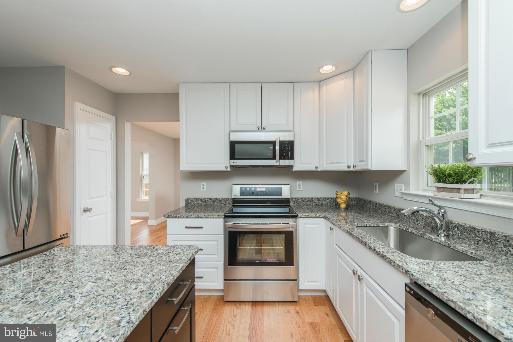 COURTS OF FOUR SEASONS - Residential