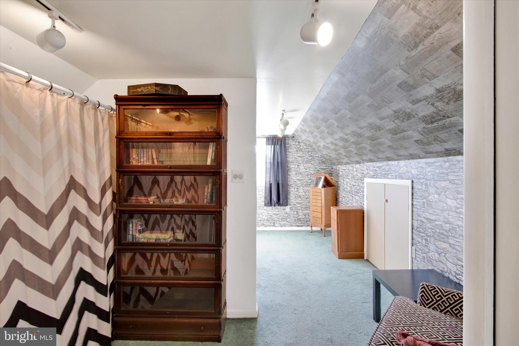 WHITFIELD - Residential