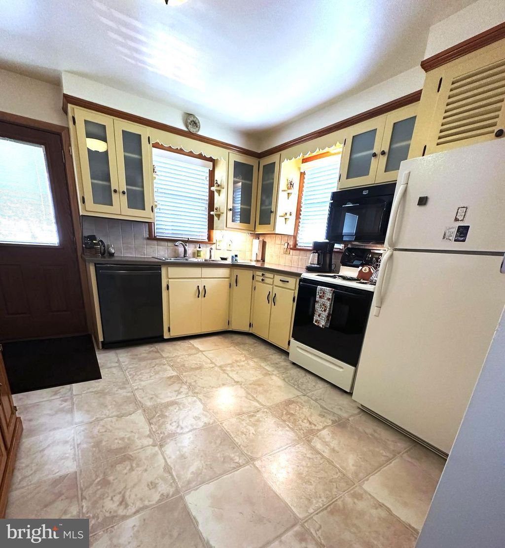 Photo of 224 Noble Street, Lititz, PA 17543 (MLS # PALA2050550)