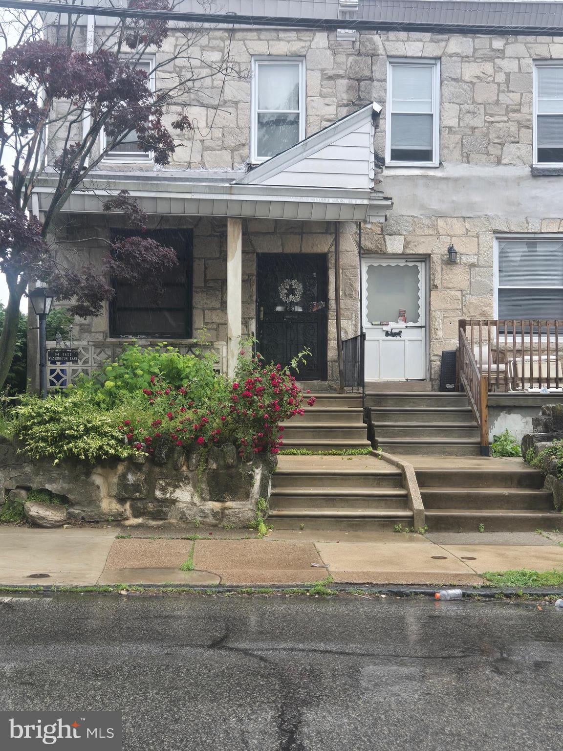 54 E WASHINGTON LANE