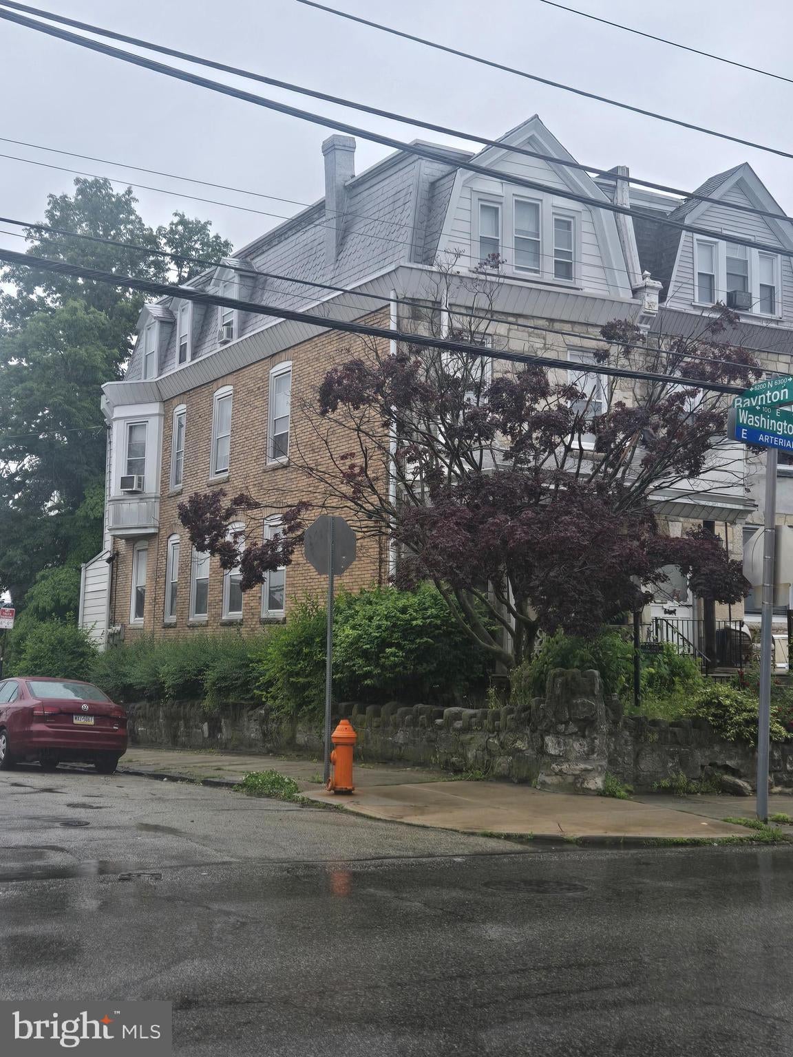 54 E WASHINGTON LANE