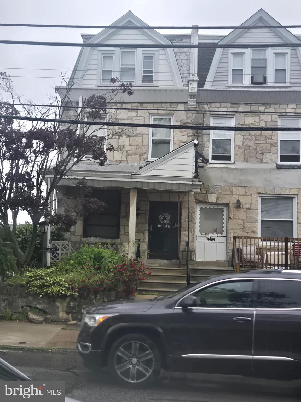 54 E WASHINGTON LANE