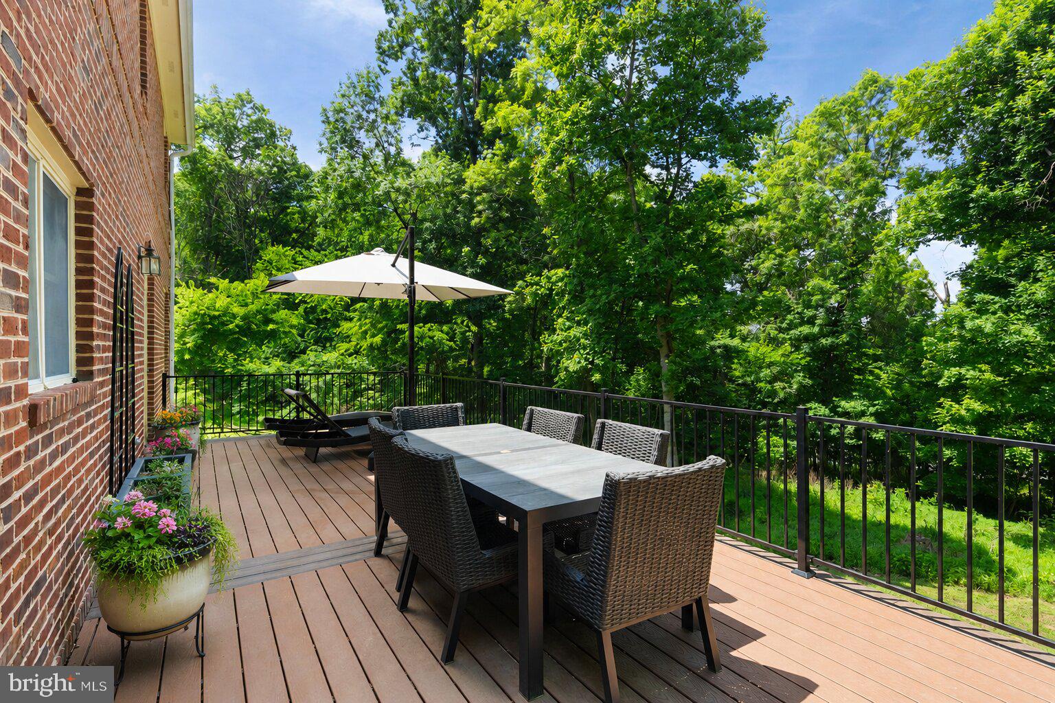 770 ZEUSWYN DRIVE