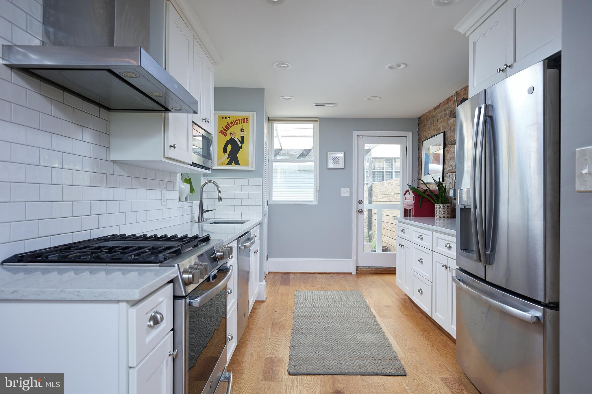 U STREET - Residential Lease