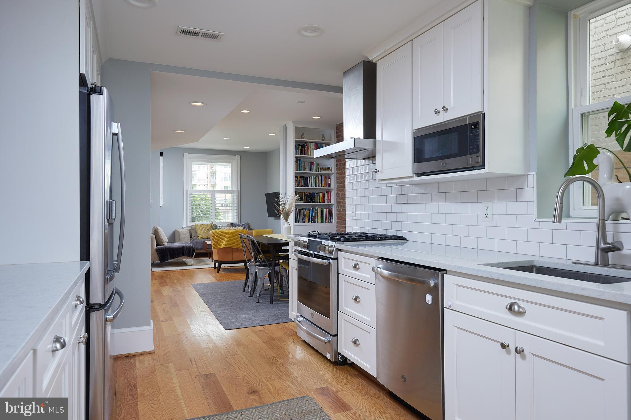 U STREET - Residential Lease