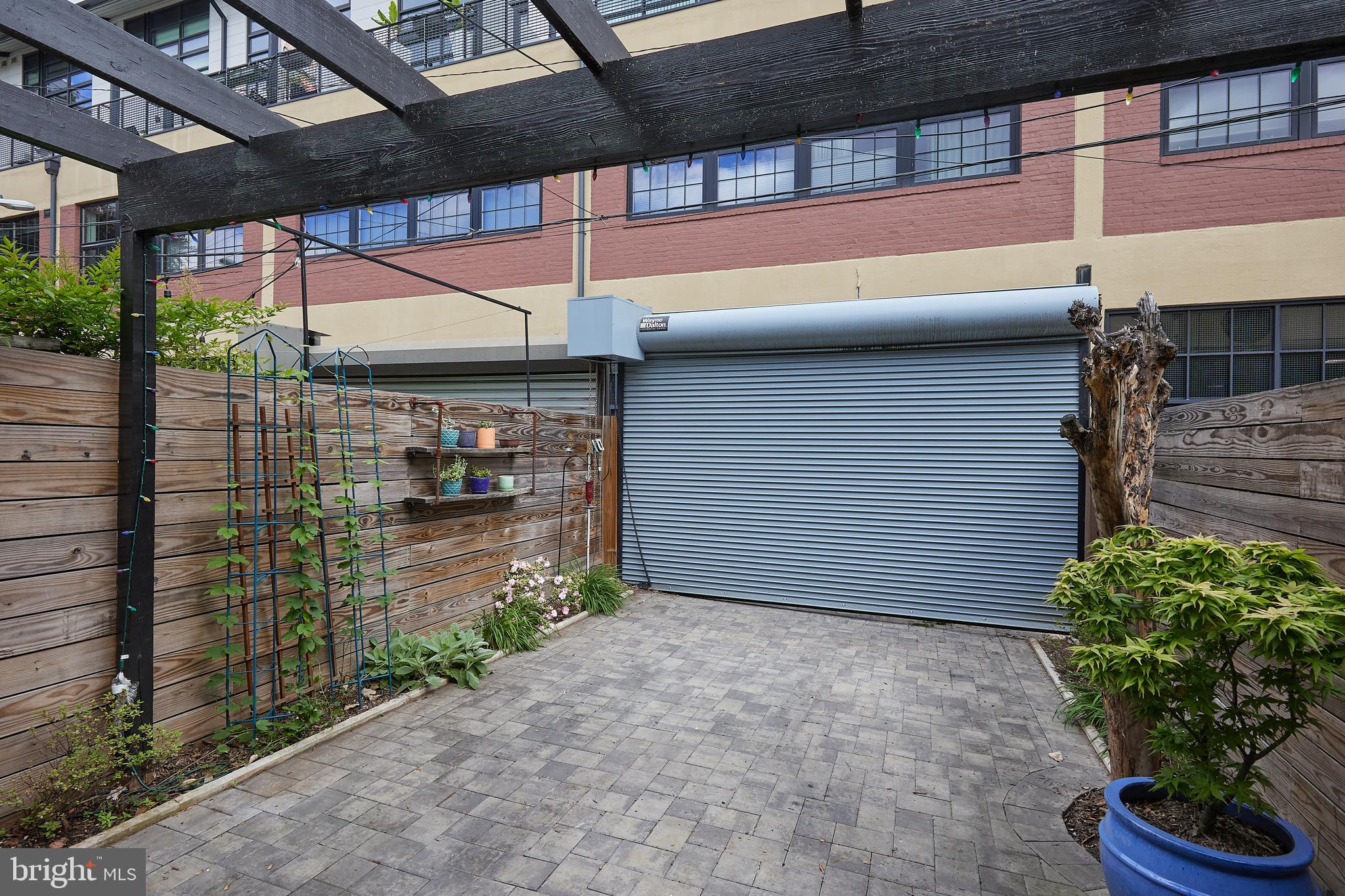 U STREET - Residential Lease