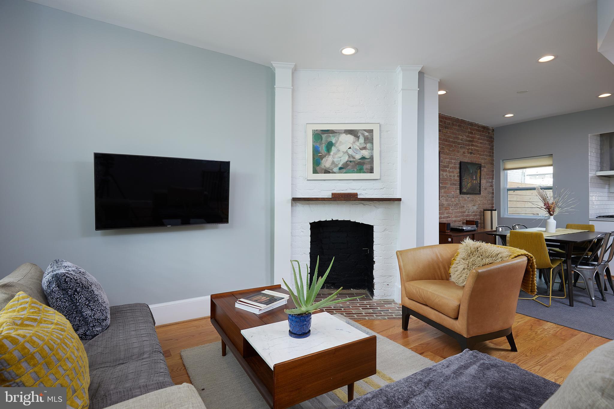 U STREET - Residential Lease