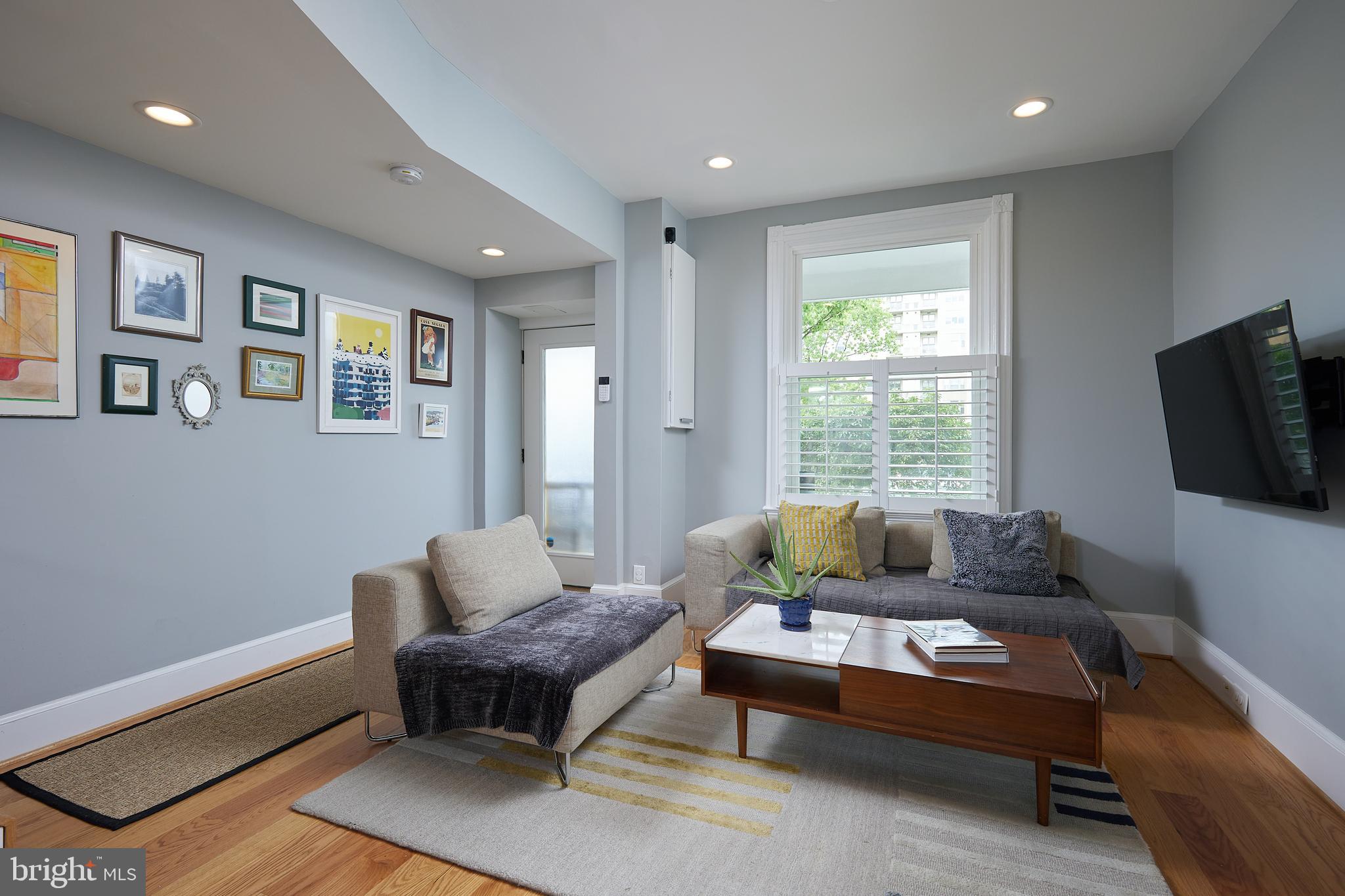 U STREET - Residential Lease