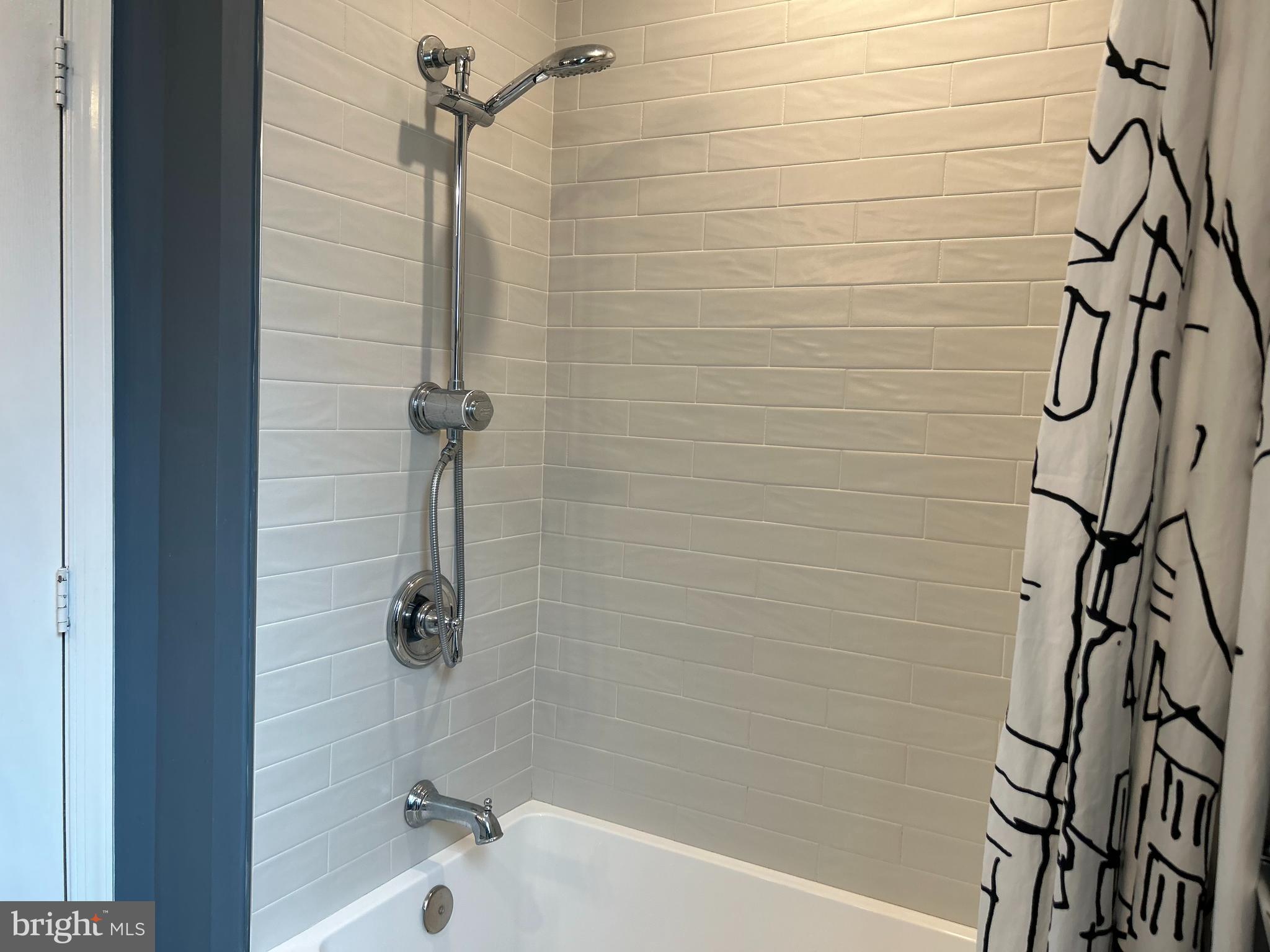 U STREET - Residential Lease