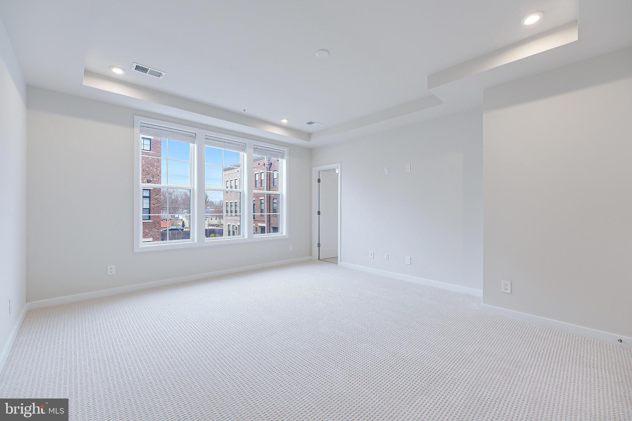 UNION PARK AT MCLEAN - Residential