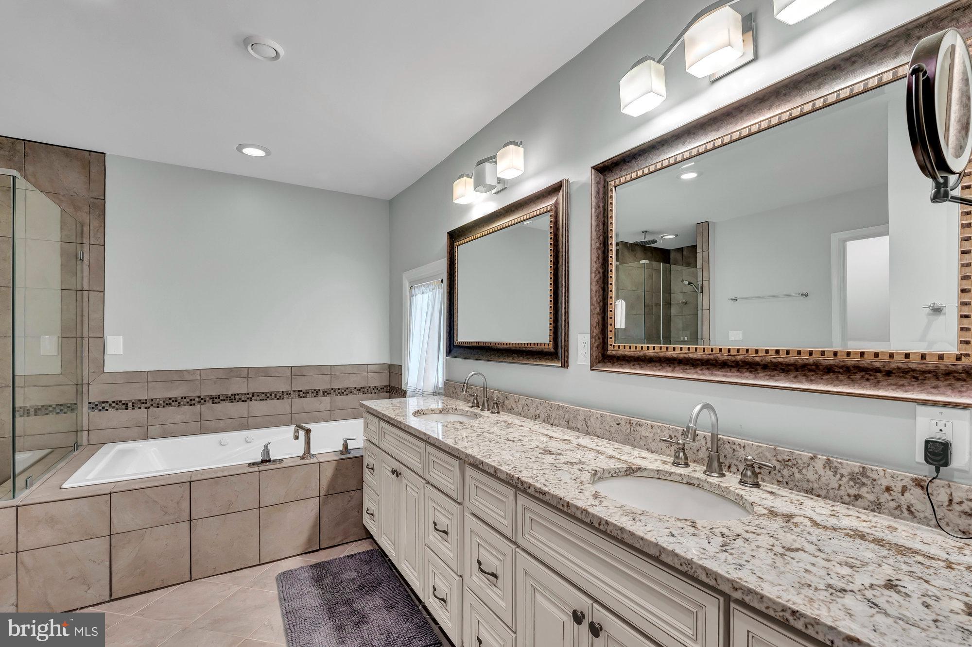 CARRIAGE HILL - Residential