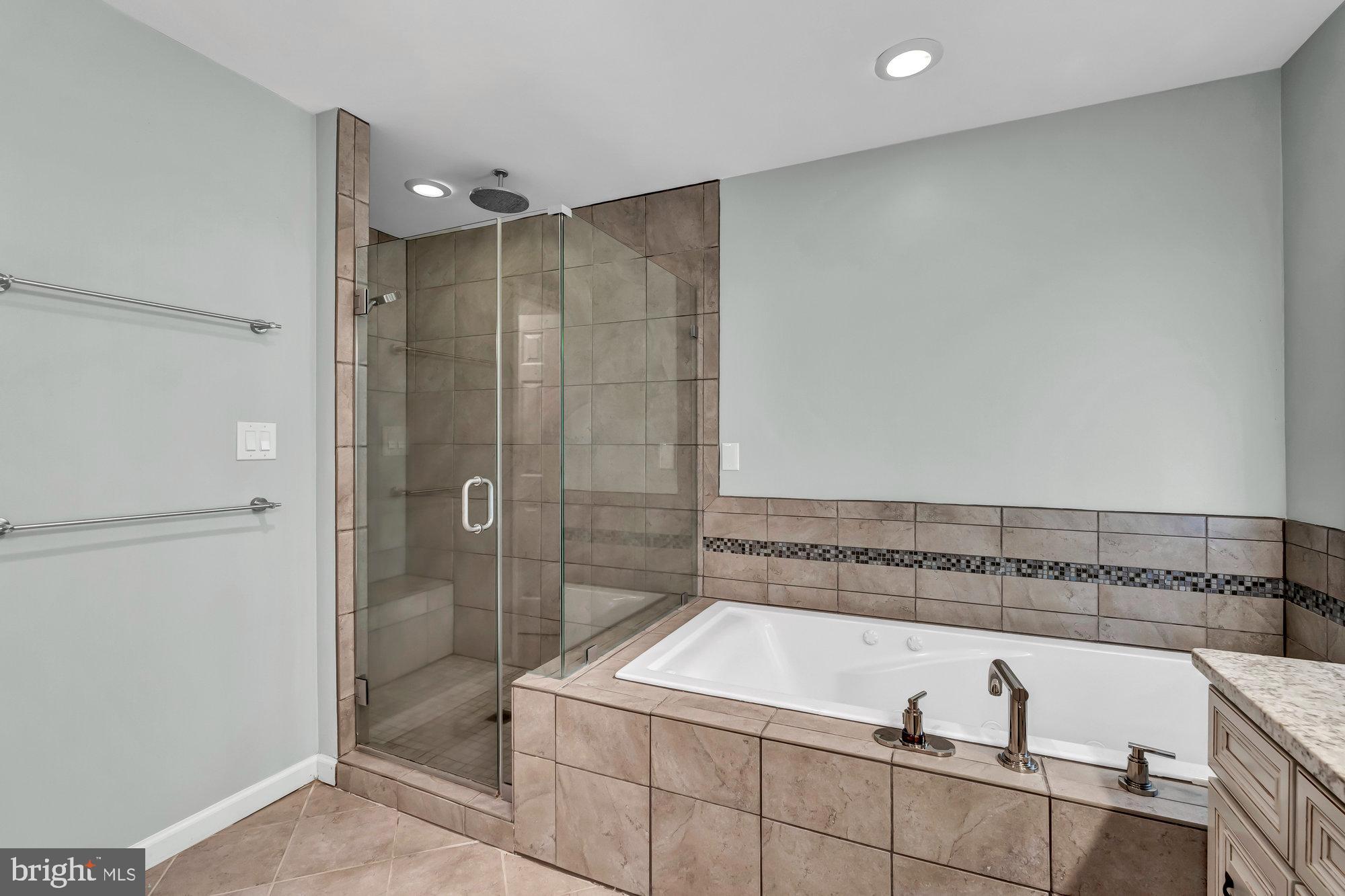 CARRIAGE HILL - Residential