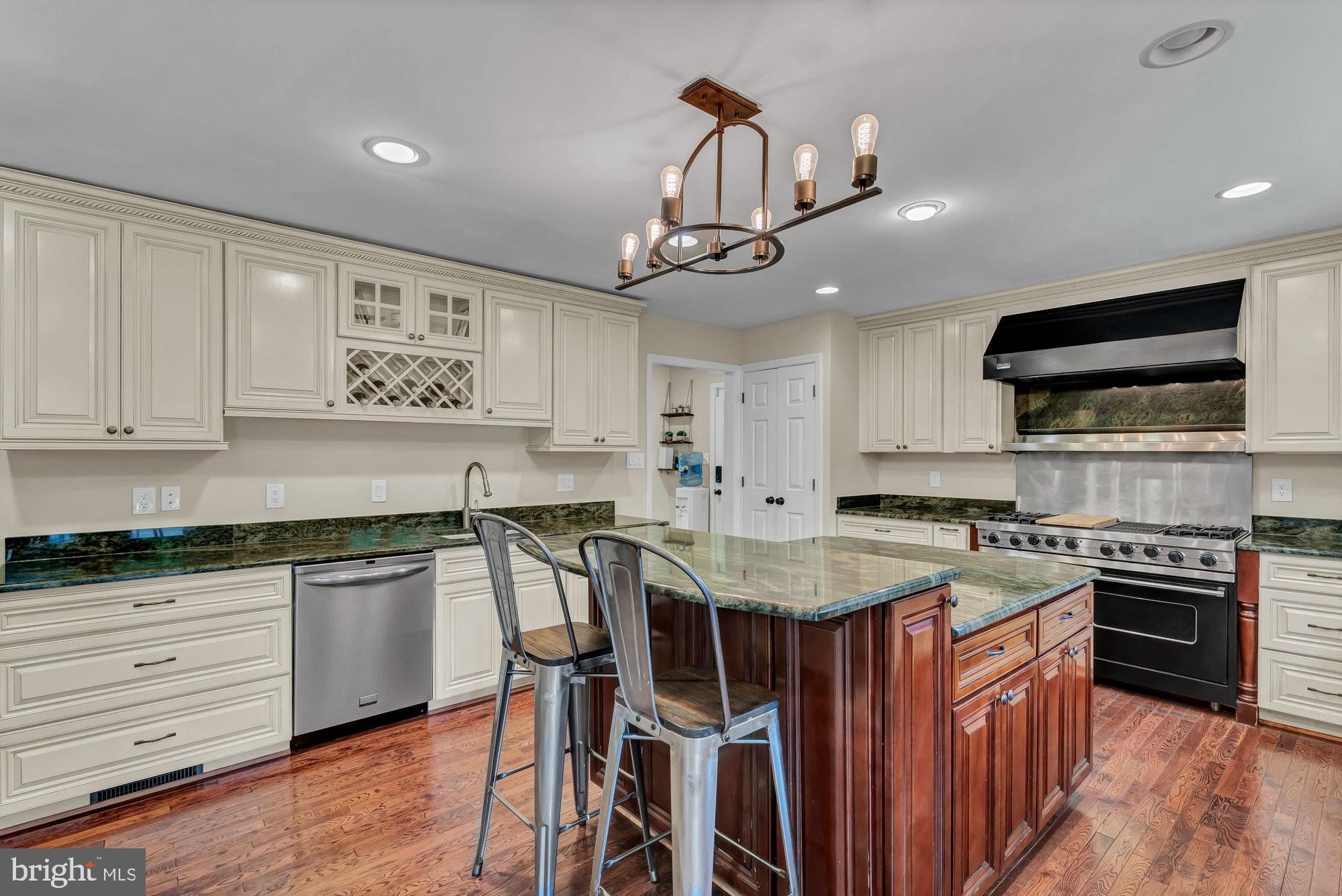 CARRIAGE HILL - Residential