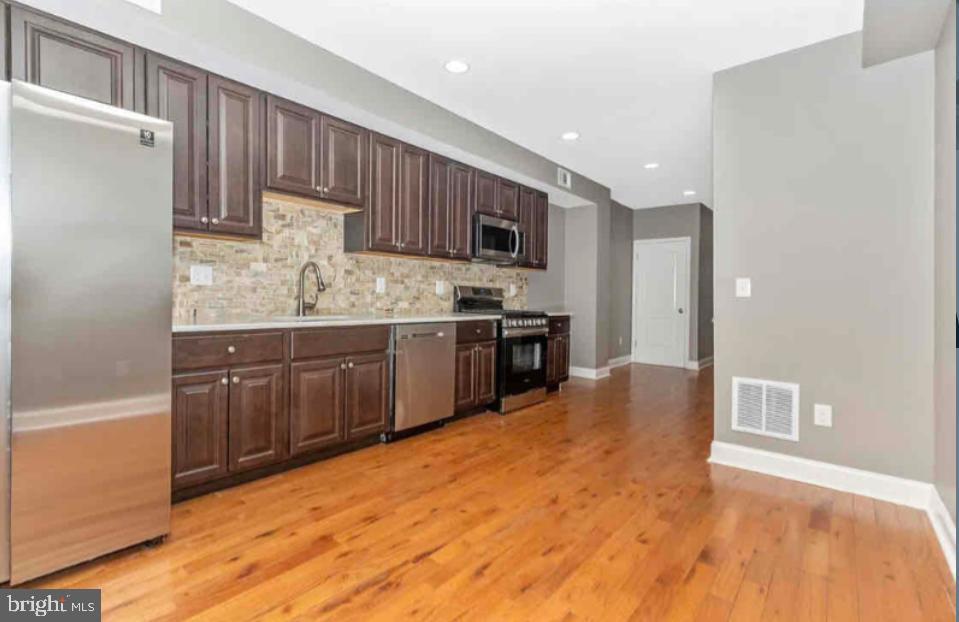 EAGER PARK TOWNHOMES - Residential Lease