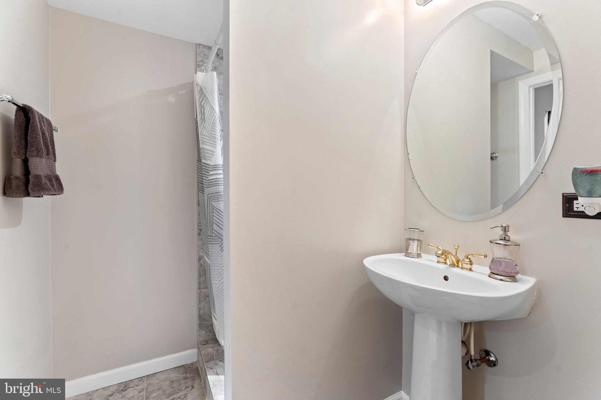 FOXBOROUGH - Residential