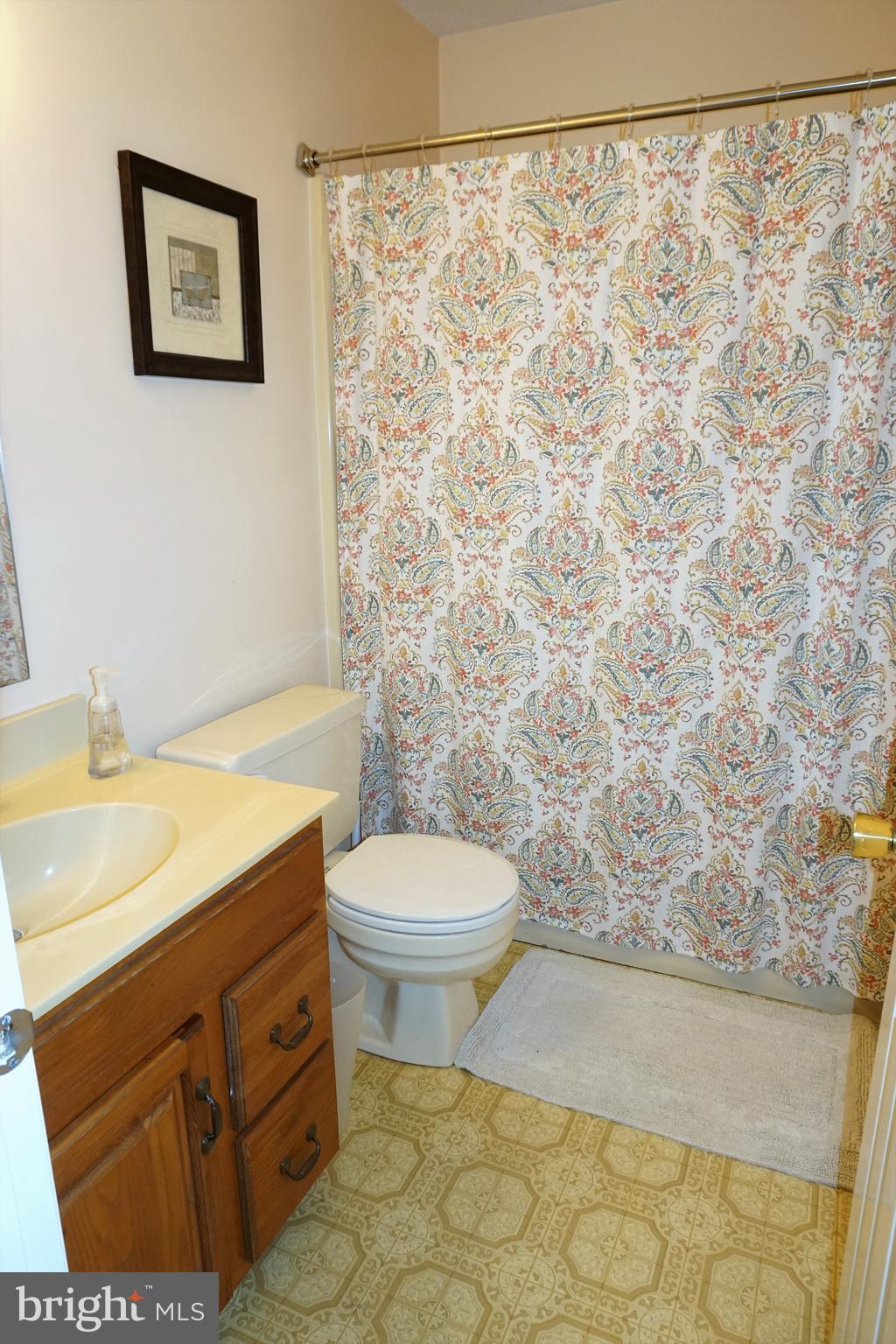 REVELL DOWNS - Residential Lease