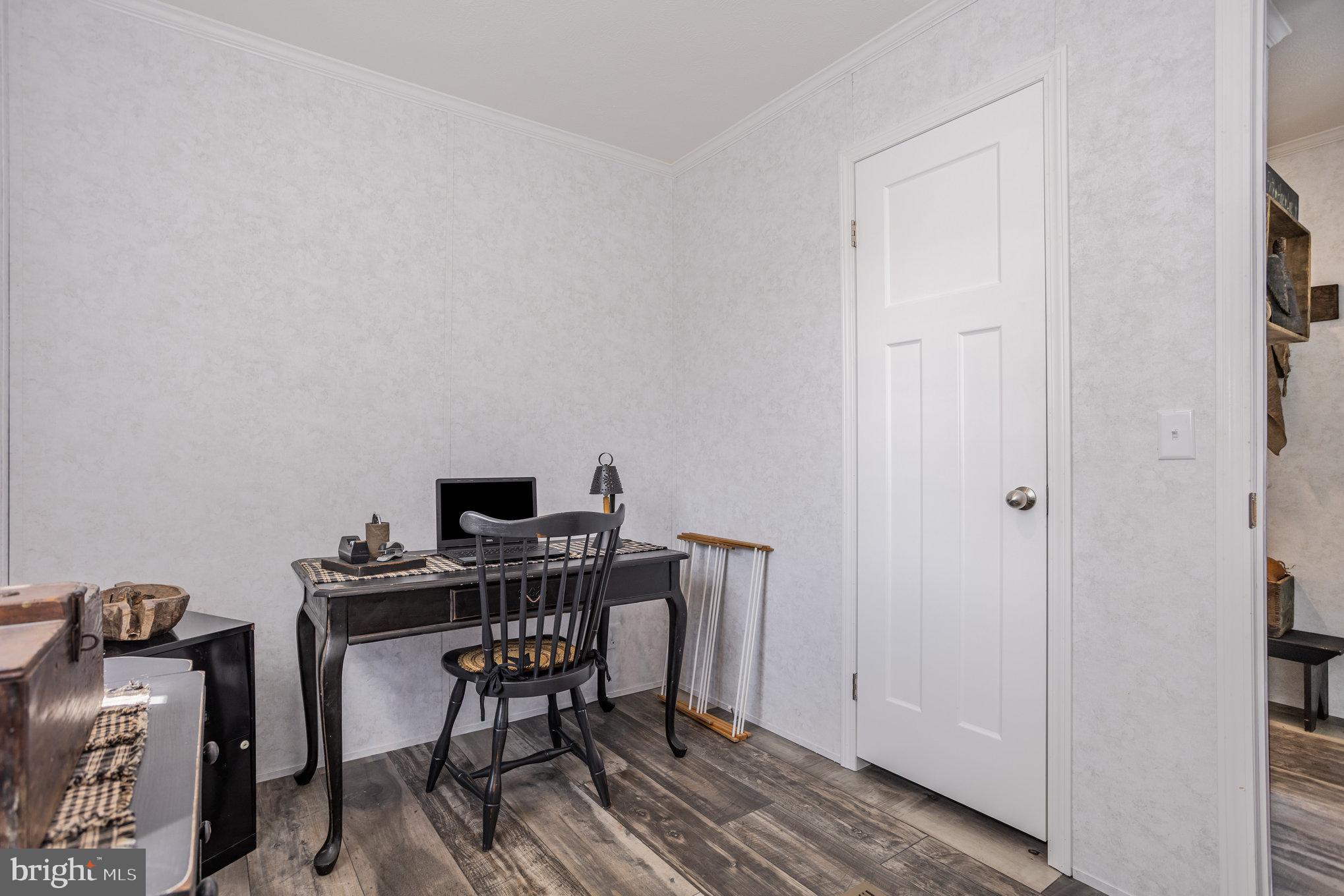 DAUBERTON MANOR - Residential