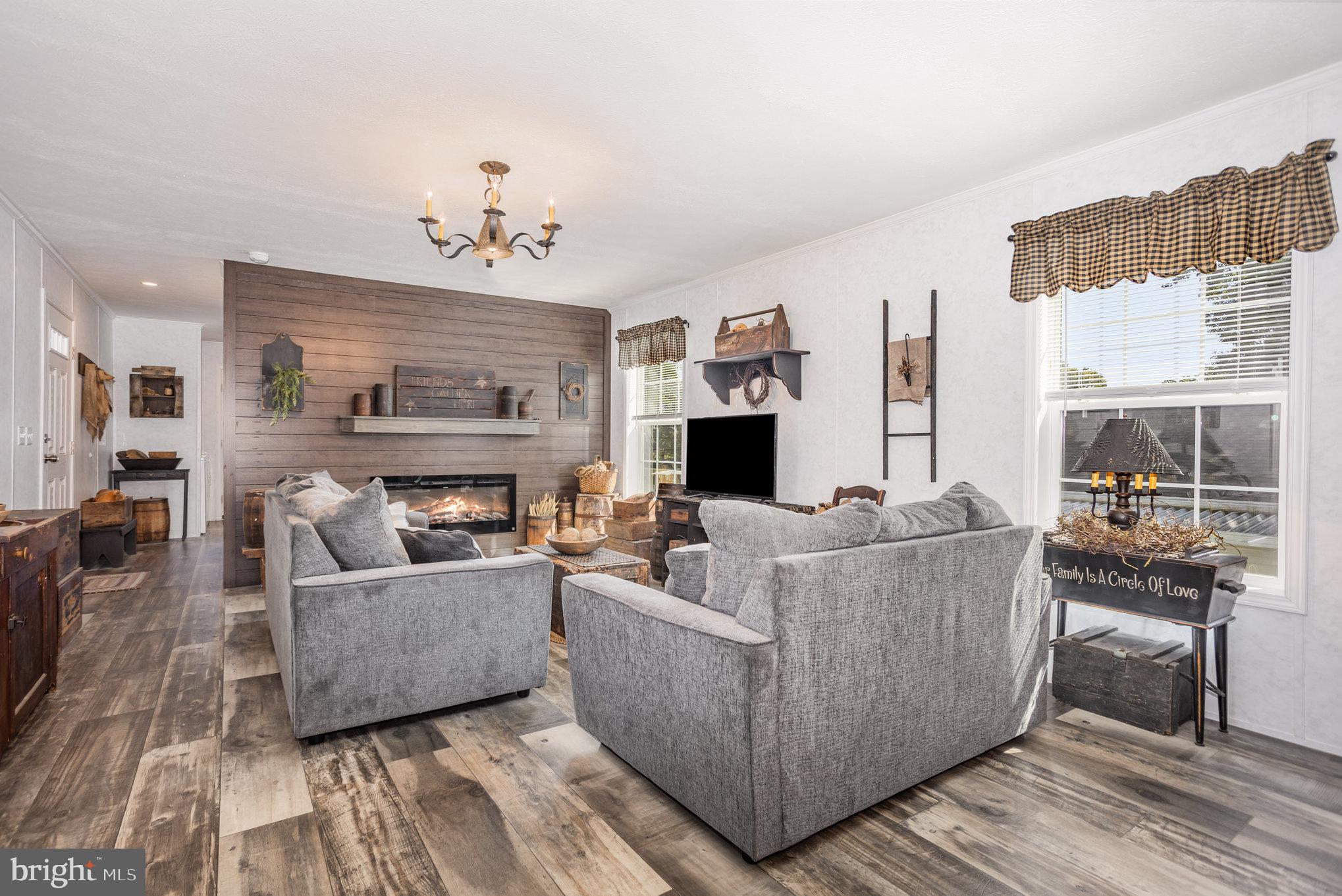 DAUBERTON MANOR - Residential