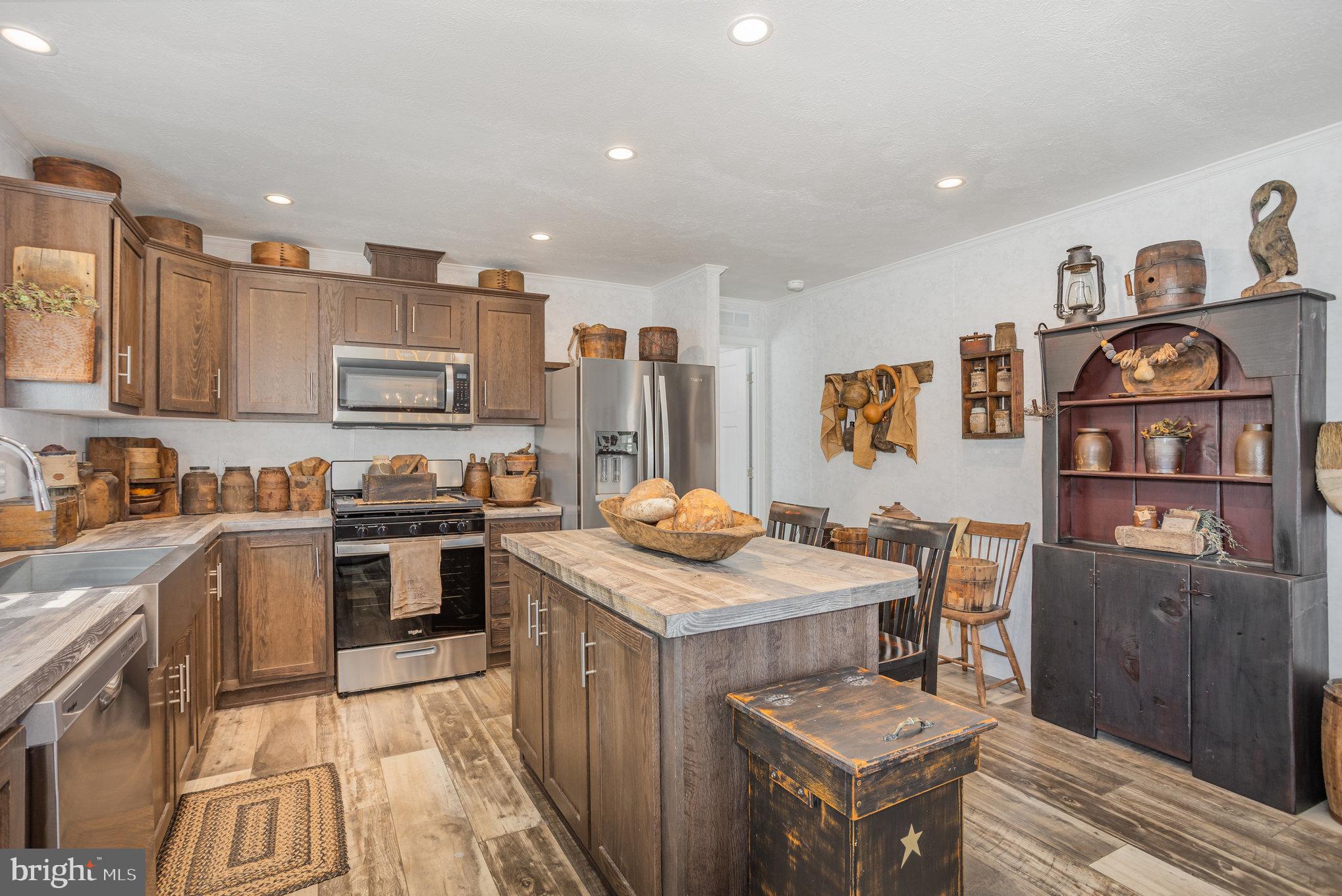 DAUBERTON MANOR - Residential