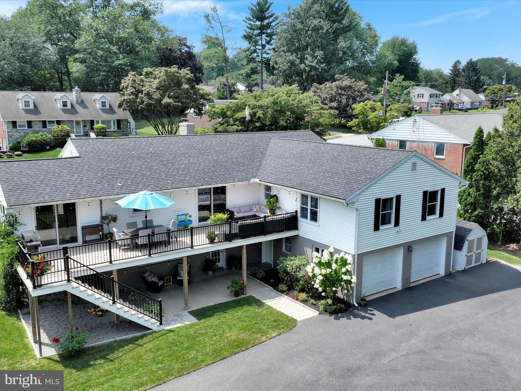Photo of 402 Spring Drive, MILLERSVILLE, PA 17551 (MLS # PALA2073988)