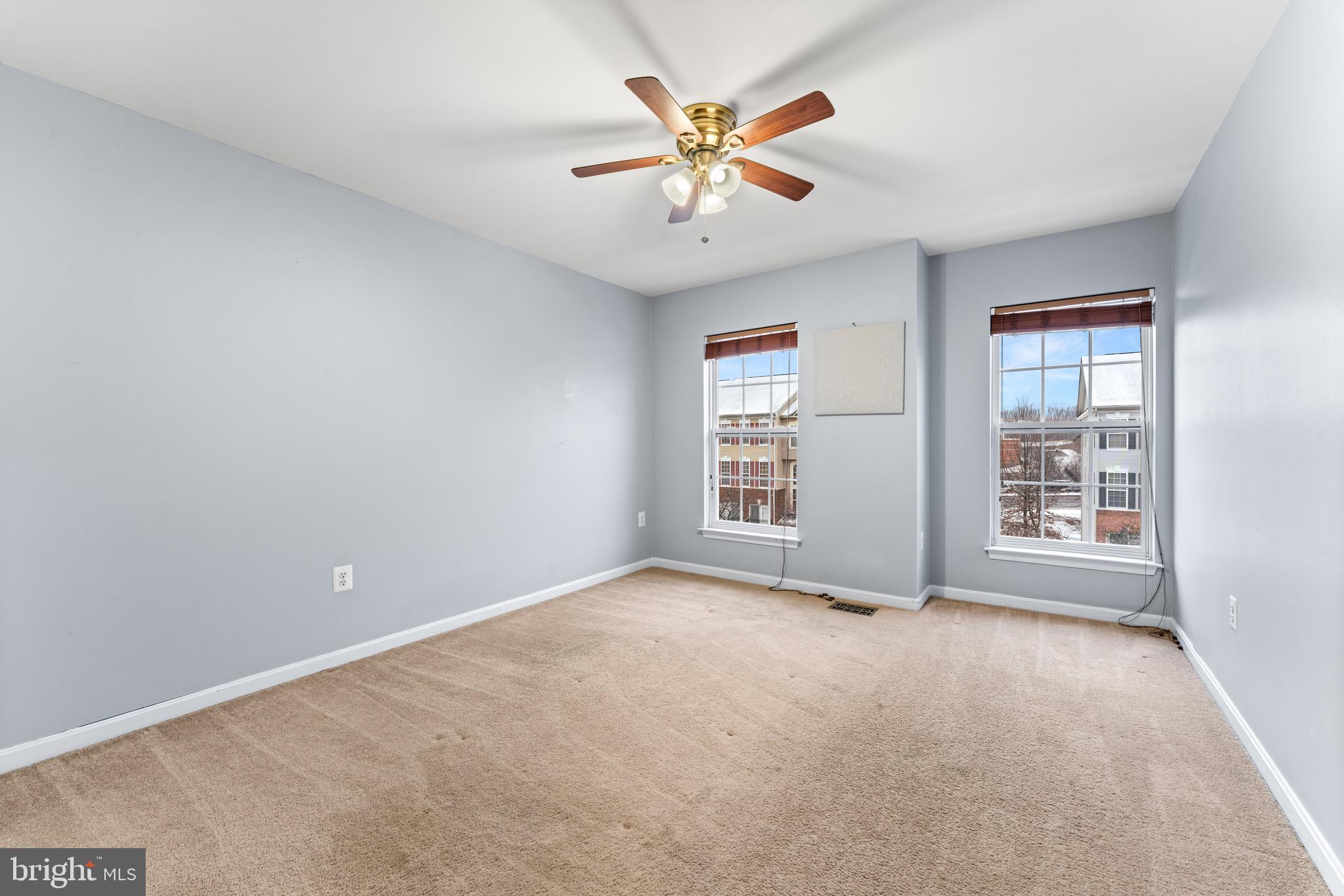 POWELLS RUN VILLAGE COND - Residential