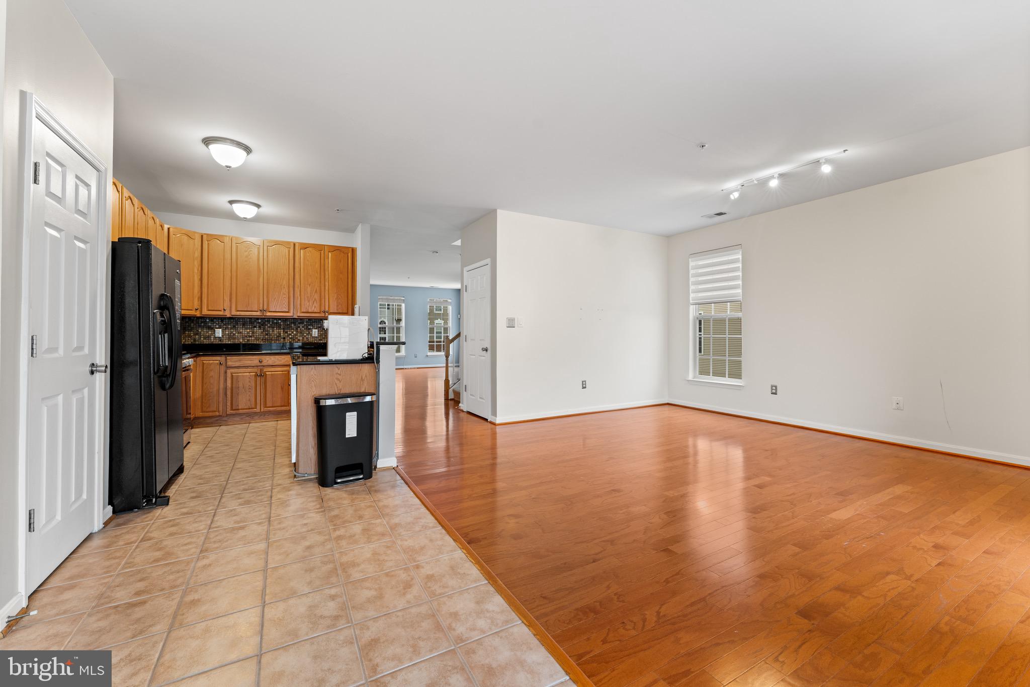 POWELLS RUN VILLAGE COND - Residential