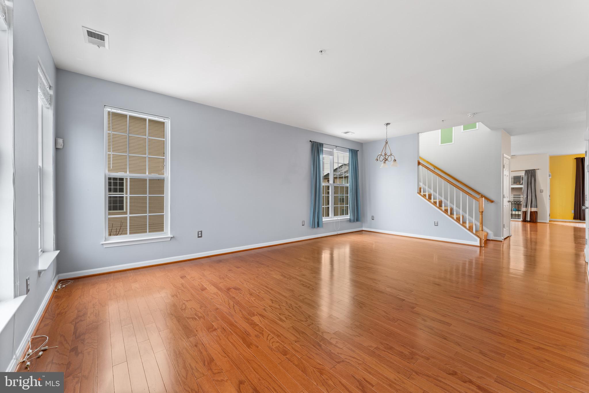 POWELLS RUN VILLAGE COND - Residential