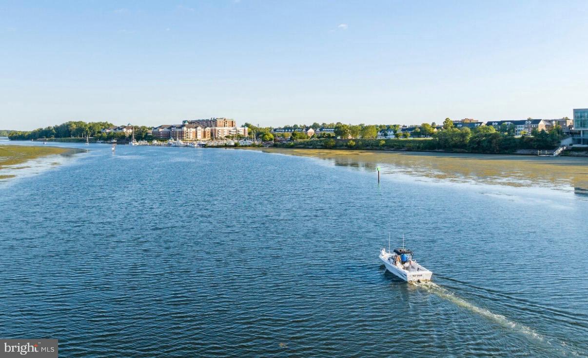 POWELLS RUN VILLAGE COND - Residential