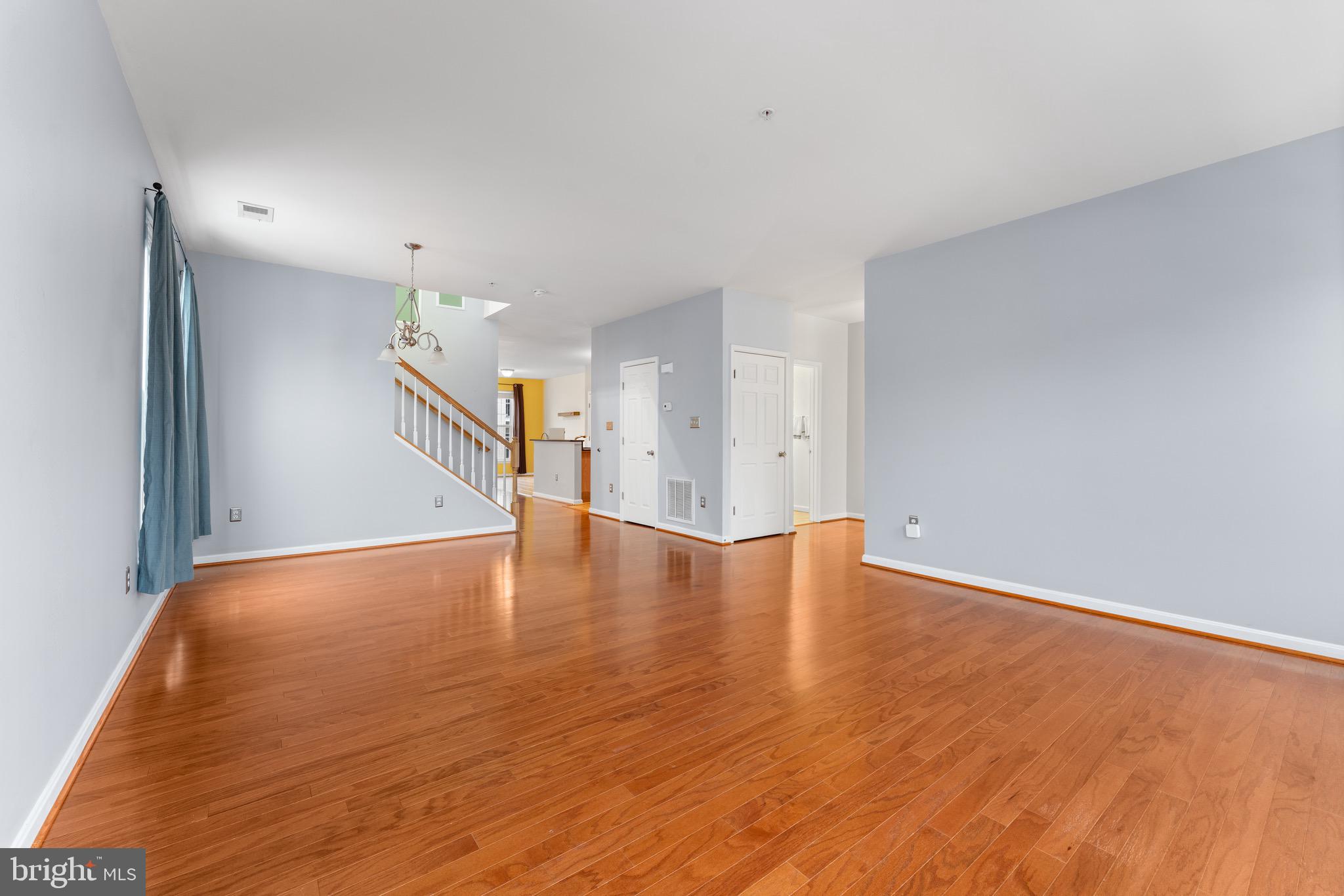 POWELLS RUN VILLAGE COND - Residential