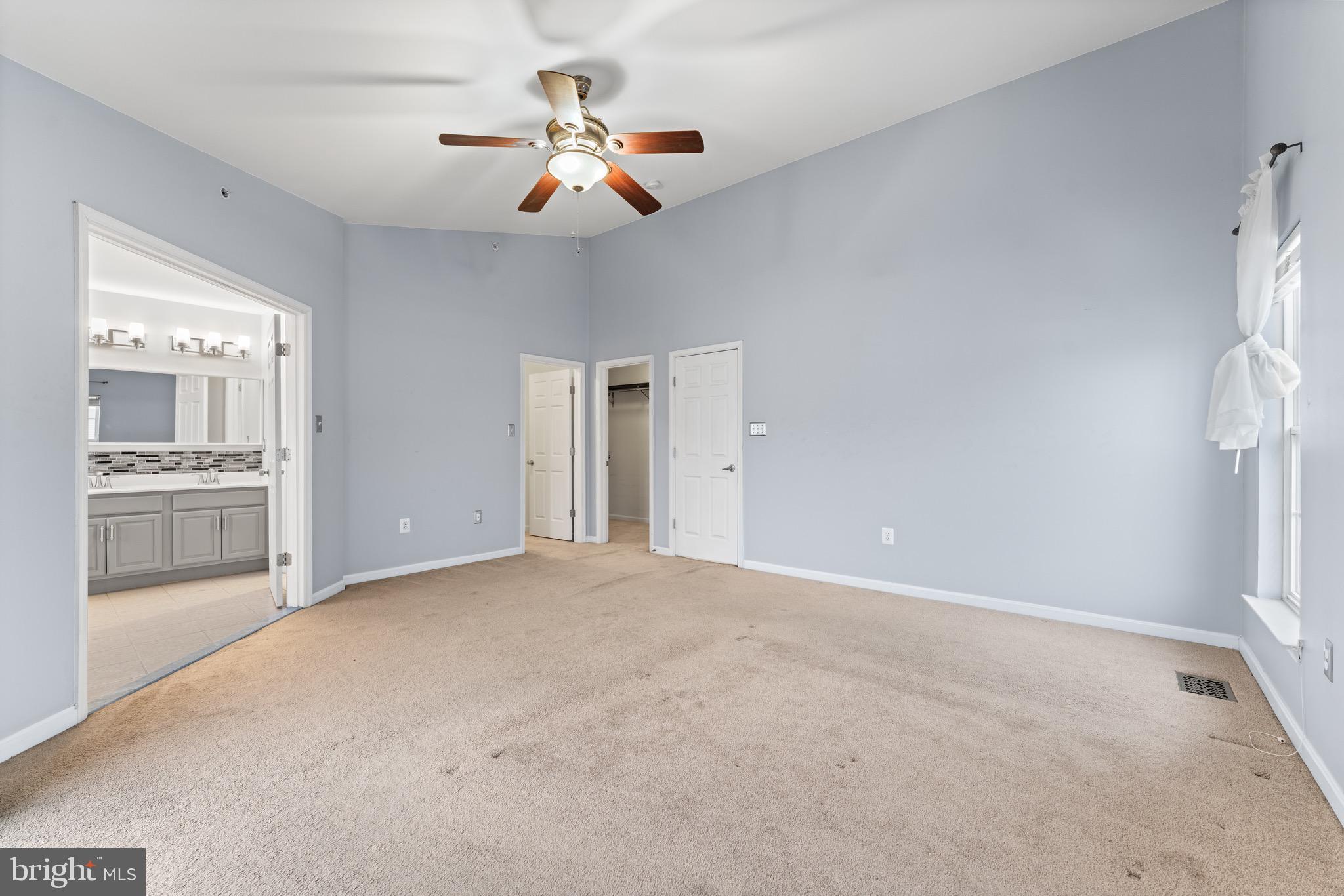 POWELLS RUN VILLAGE COND - Residential