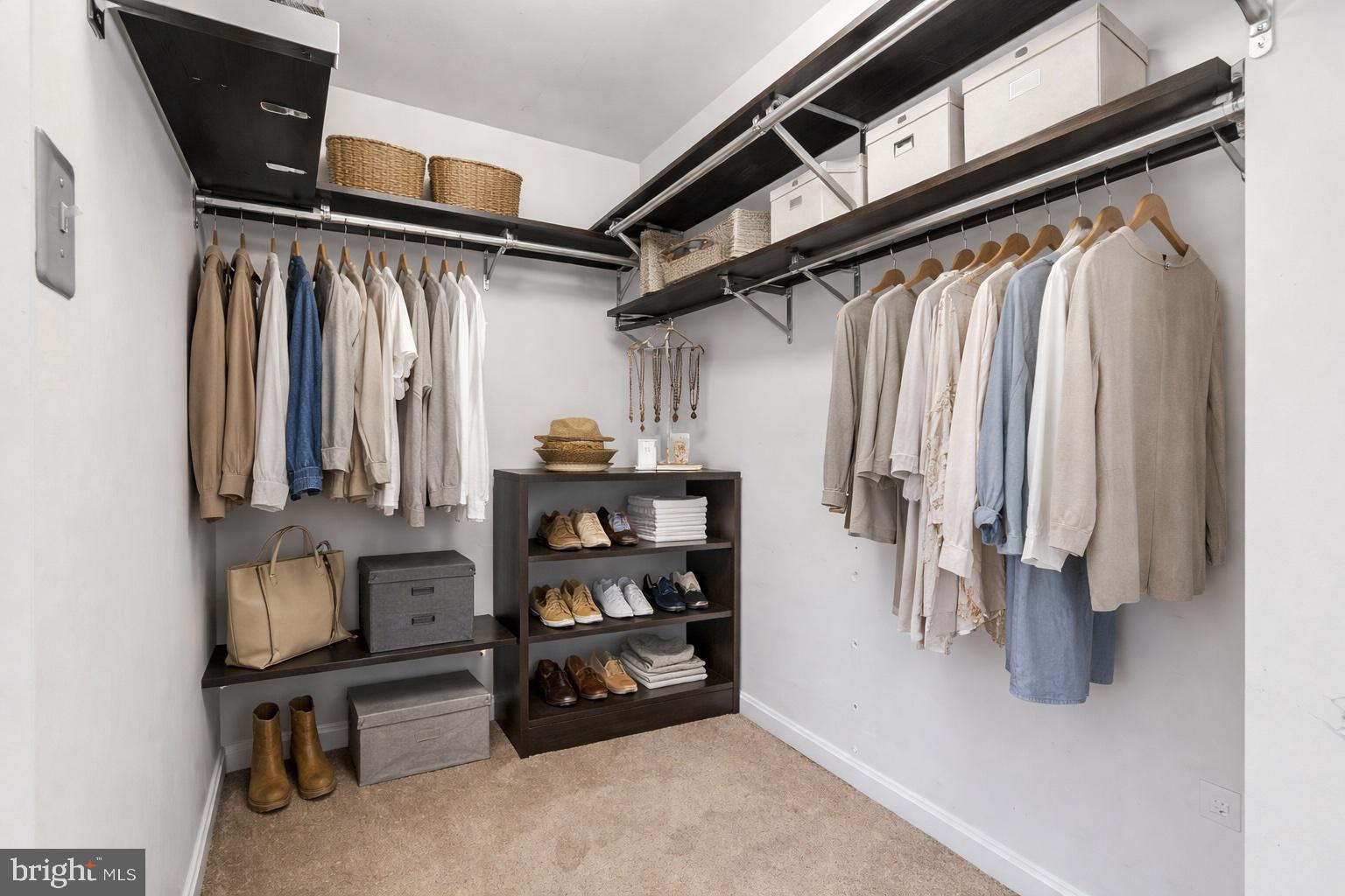 POWELLS RUN VILLAGE COND - Residential