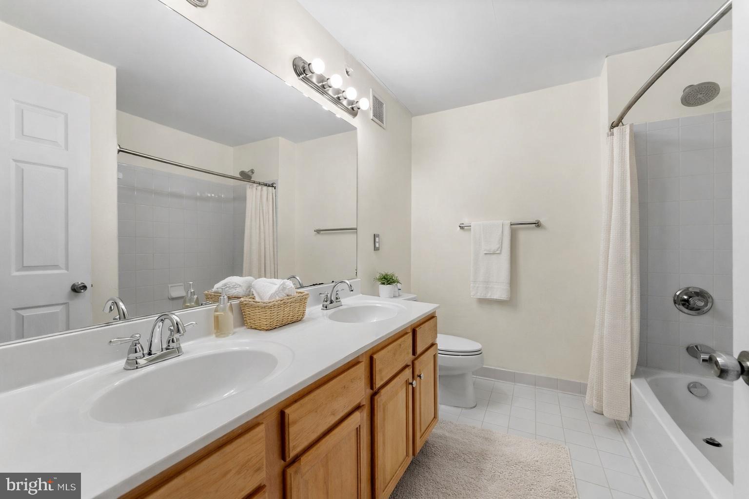 POWELLS RUN VILLAGE COND - Residential