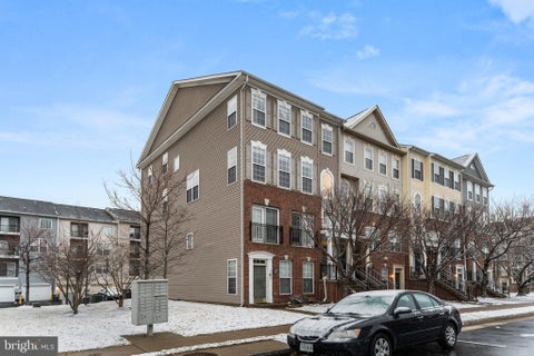 Condo For Sale - 15522 John Diskin Circle<br/> WOODBRIDGE, VA 22191