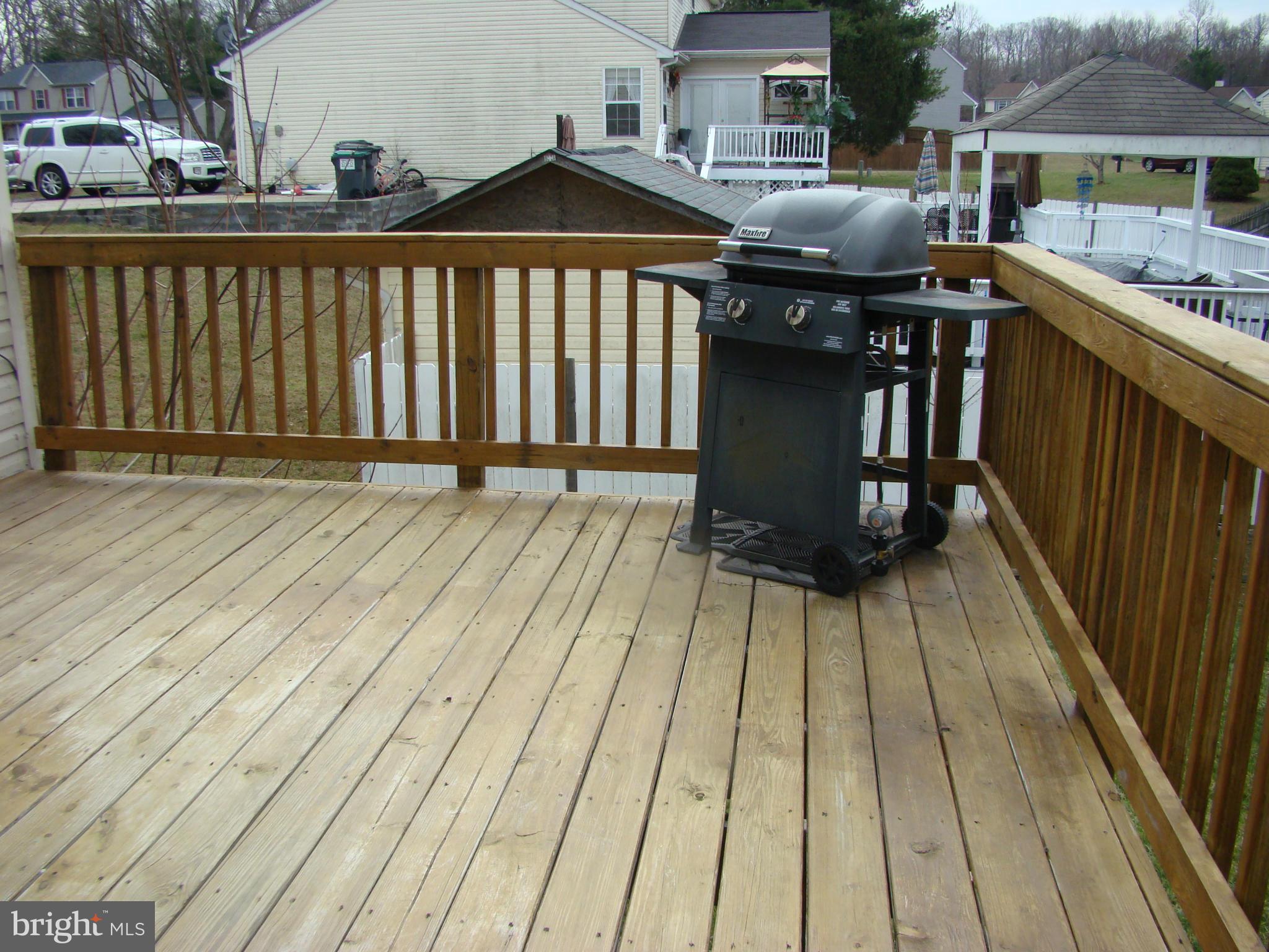 VISTA WOODS - Residential Lease