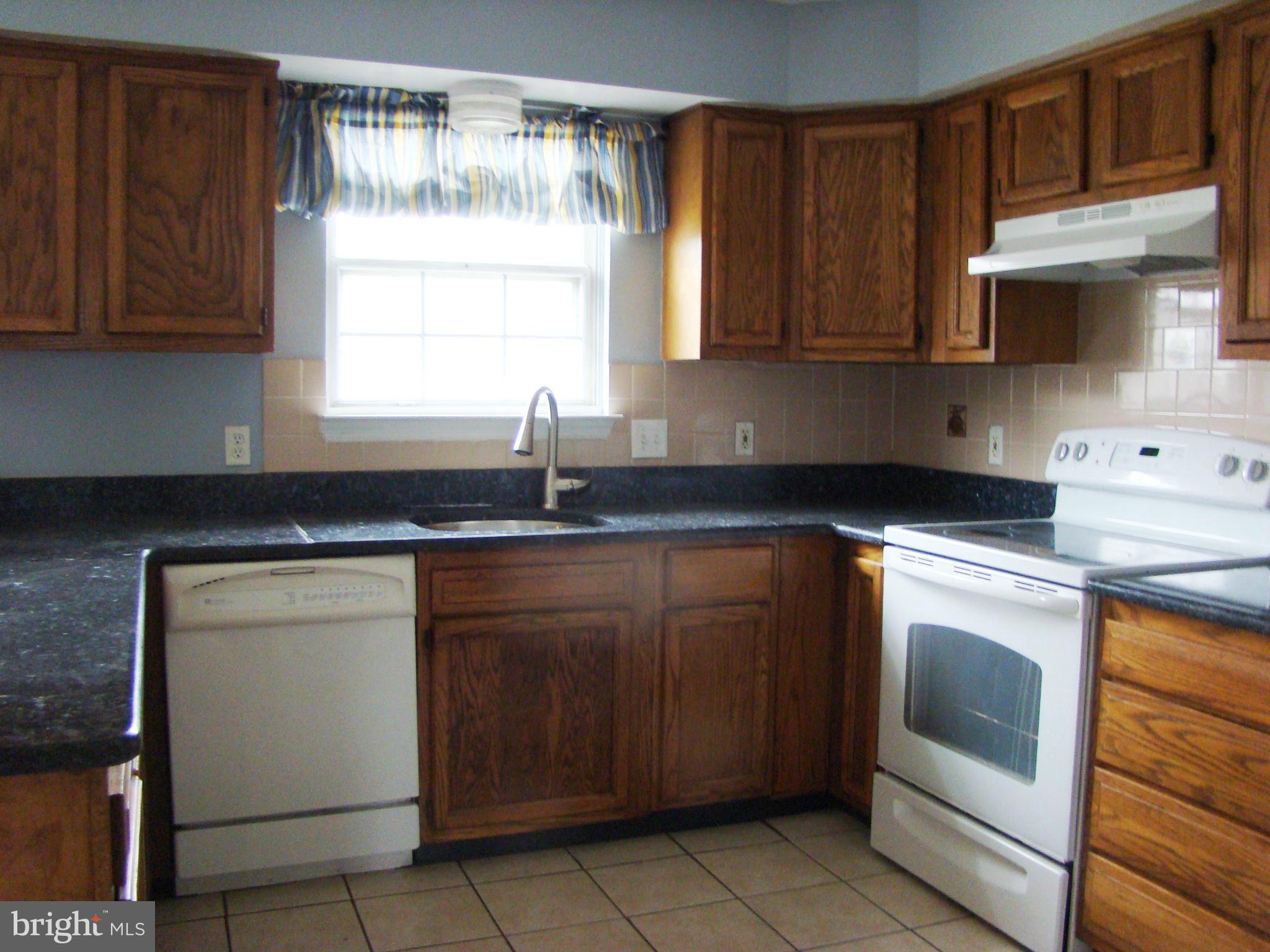 VISTA WOODS - Residential Lease