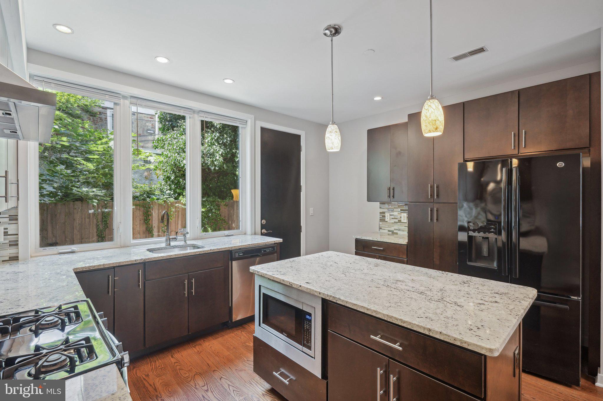 POINT BREEZE - Residential